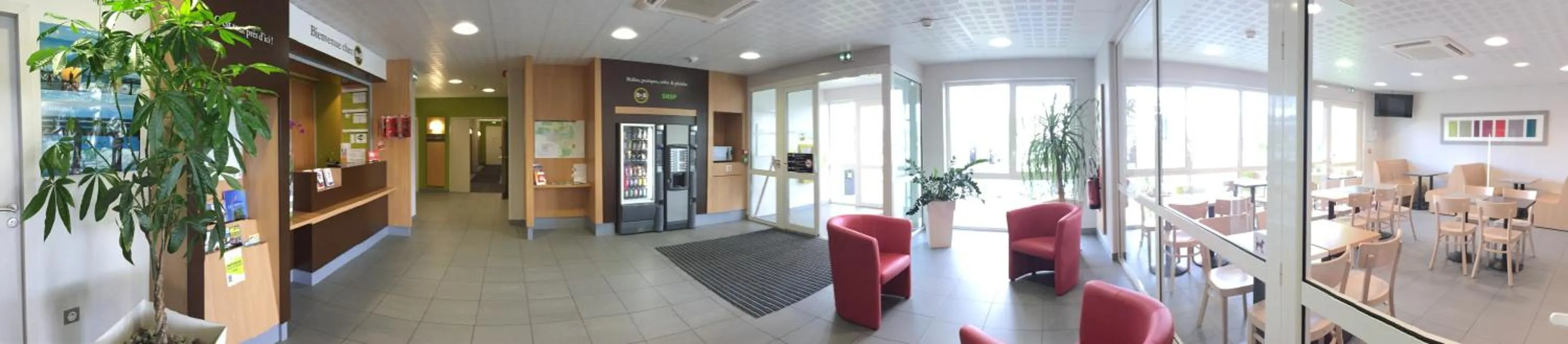 On-site shops in B&B HOTEL Mont-de-Marsan