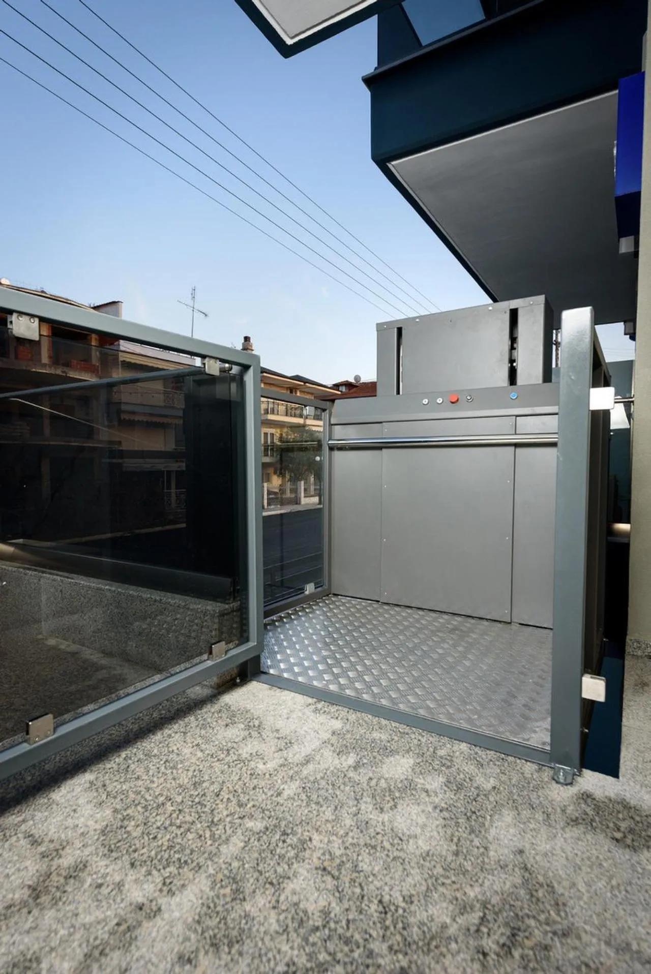 Facade/entrance in ASTERAS STUDIOS