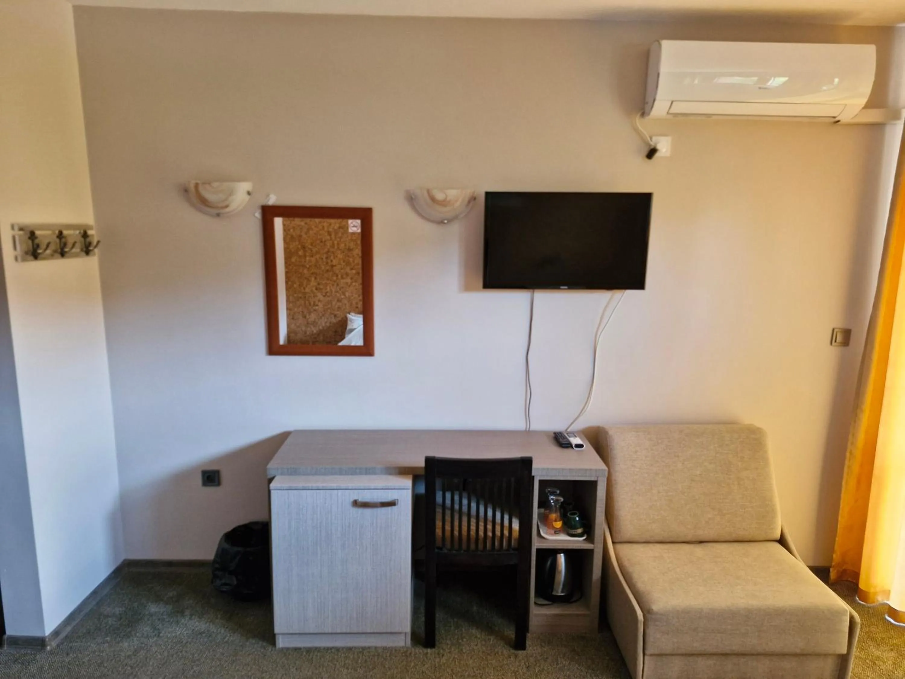 TV and multimedia in Family hotel Favourite