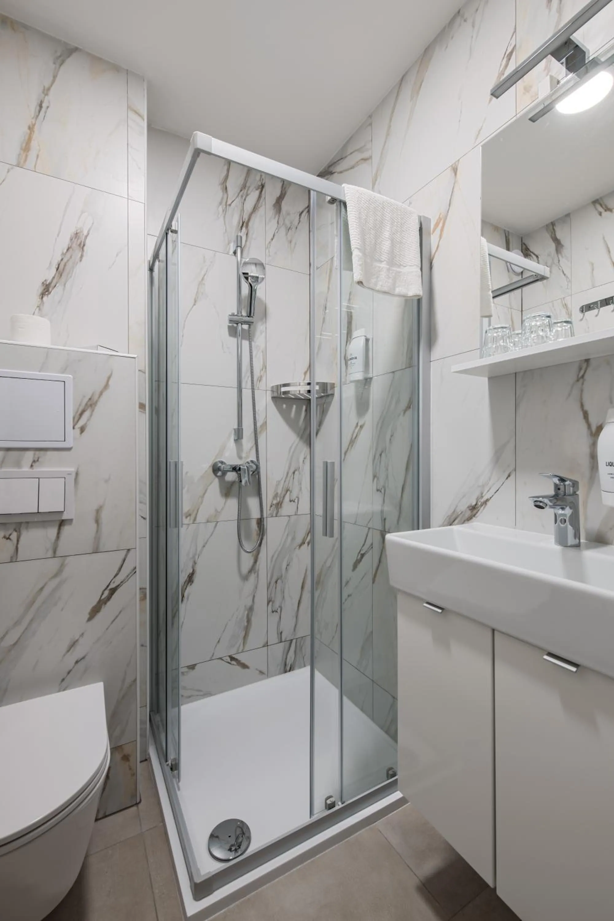 Shower in Hotel Slaven