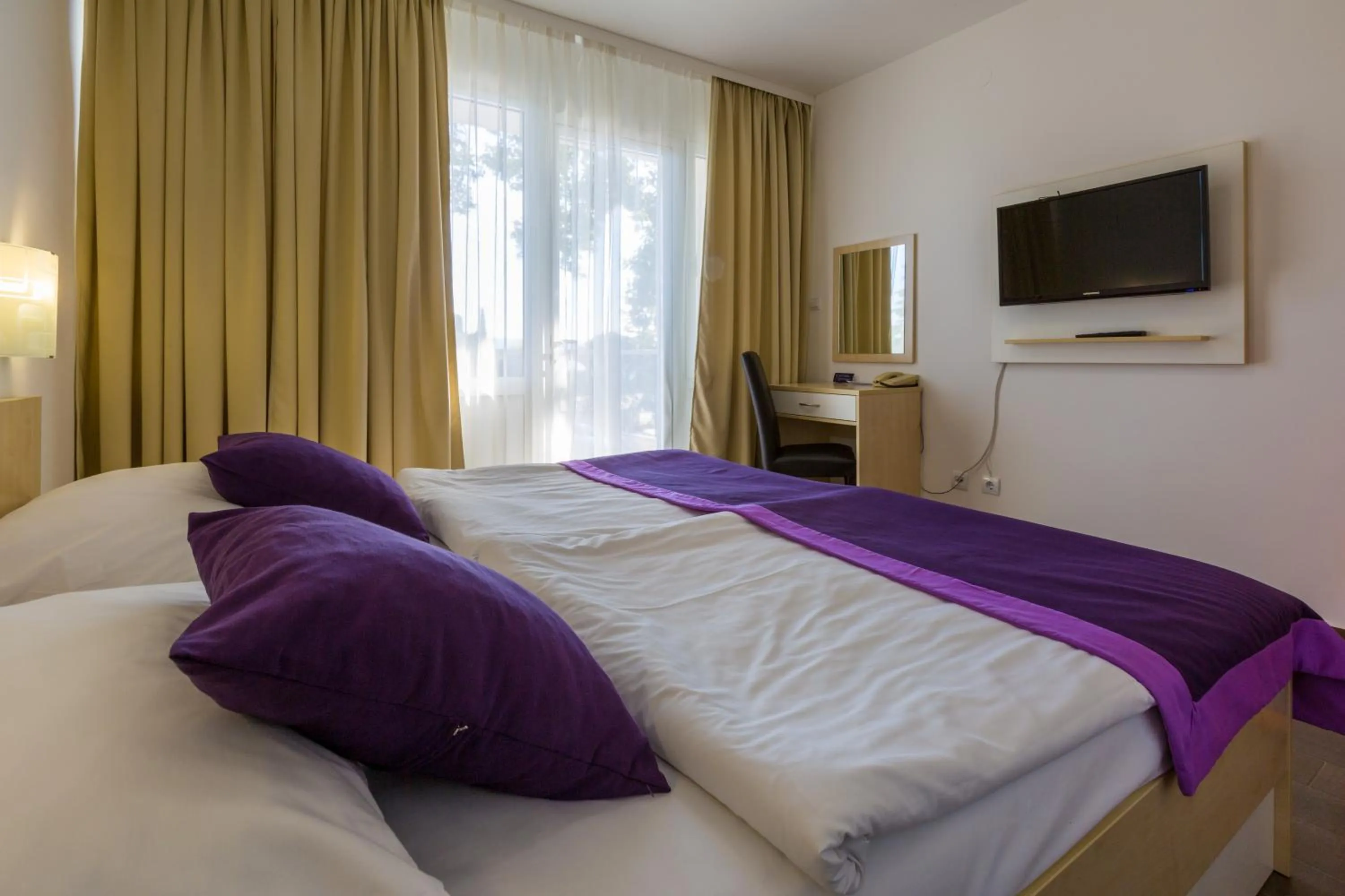 Bedroom, Bed in Hotel Slaven