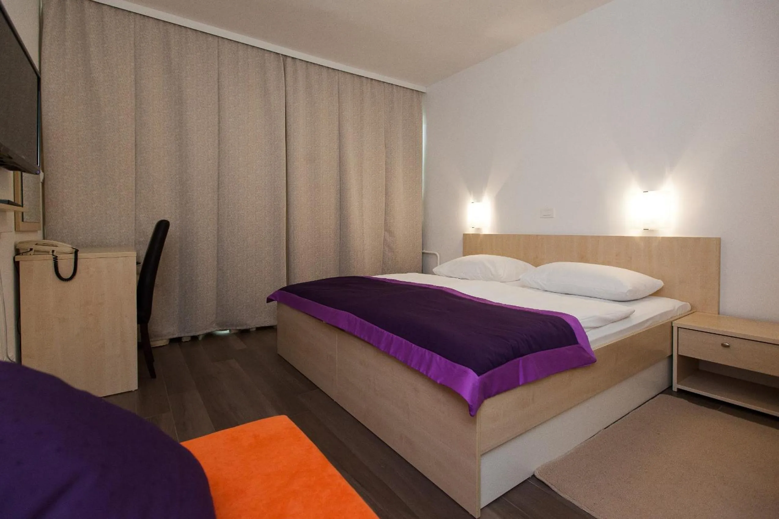 Bedroom, Bed in Hotel Slaven