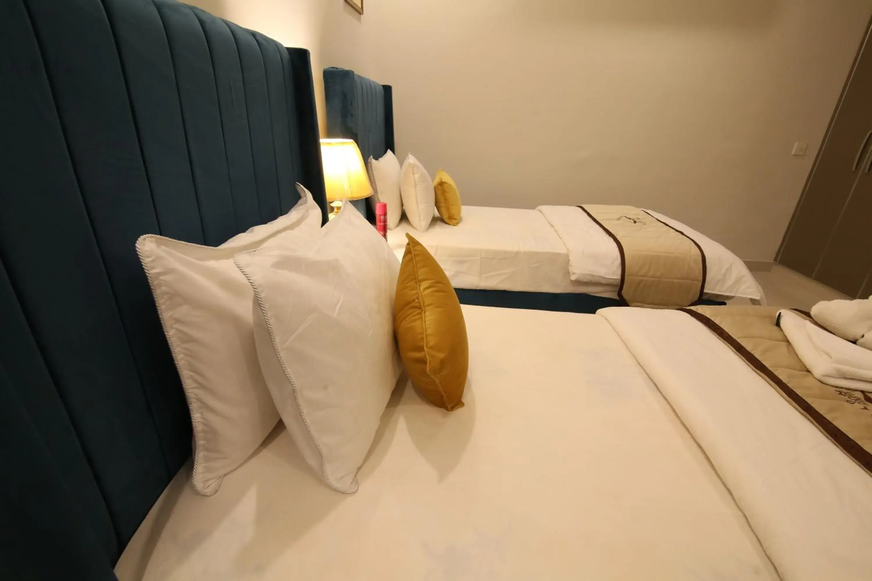 Economy Triple Room in Cuzzy Inn Hotel Economy Triple Room in Cuzzy Inn Hotel