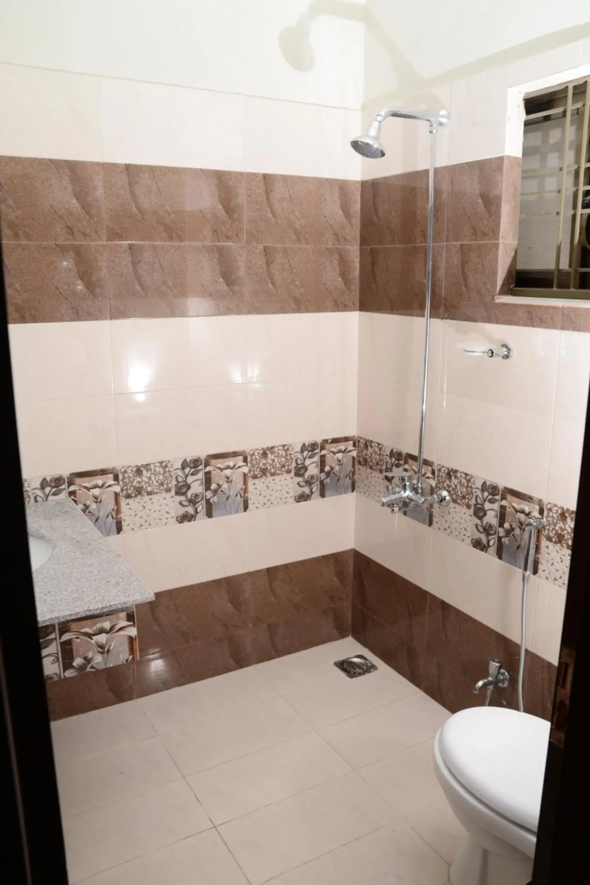 Deluxe Family Suite in Cuzzy Inn Hotel Deluxe Family Suite in Cuzzy Inn Hotel