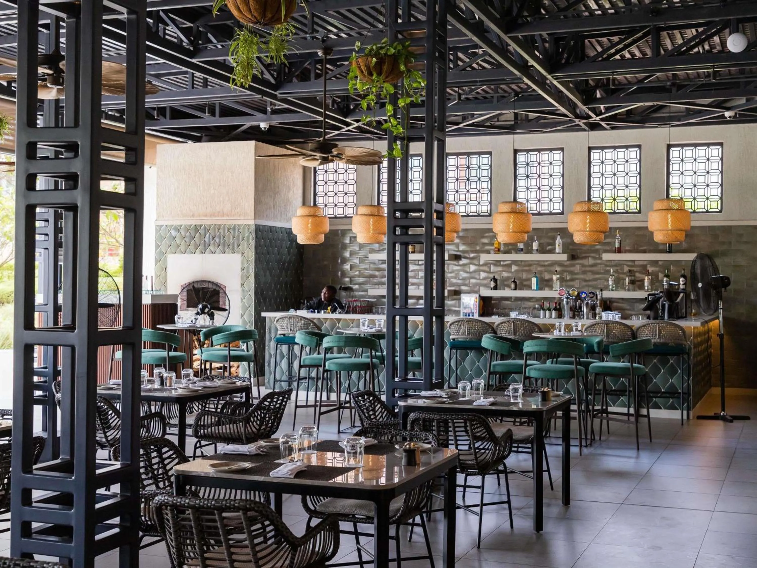 Restaurant/places to eat in Mövenpick Ambassador Hotel Accra