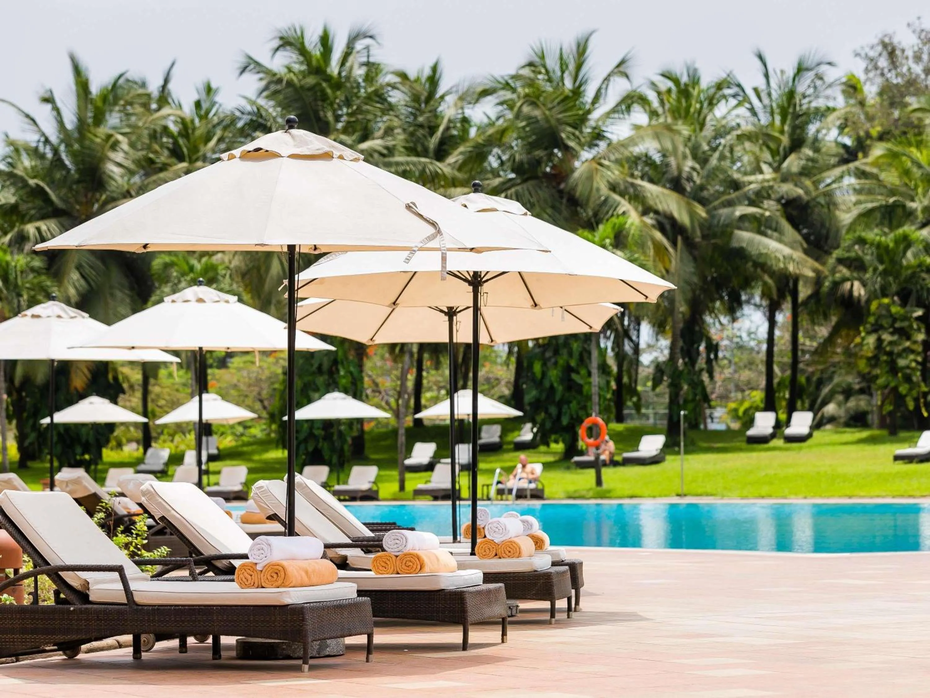 Pool view in Mövenpick Ambassador Hotel Accra