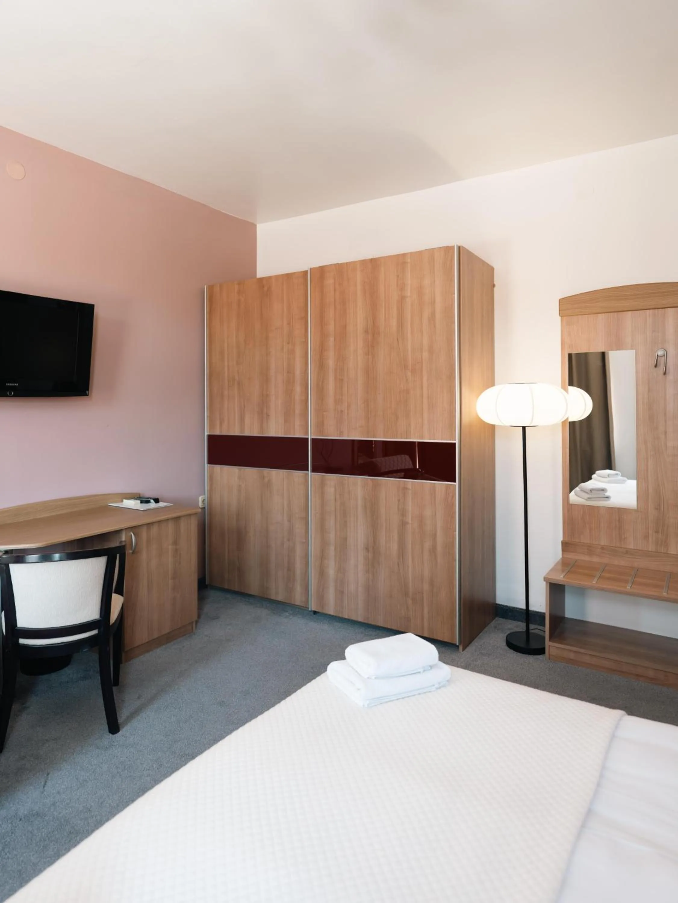 Bed in Hotel Admiral Vinkovci