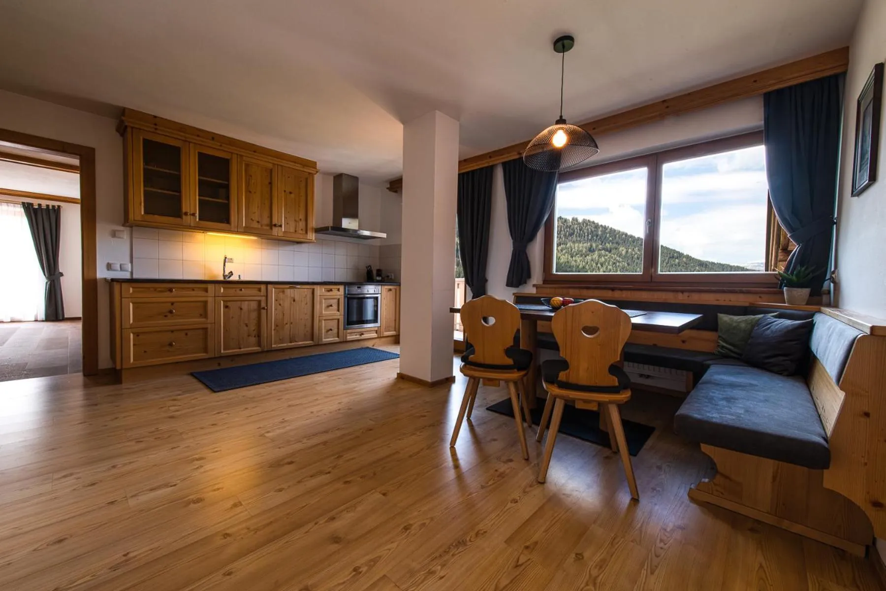 Dining area in Apartments Sunela