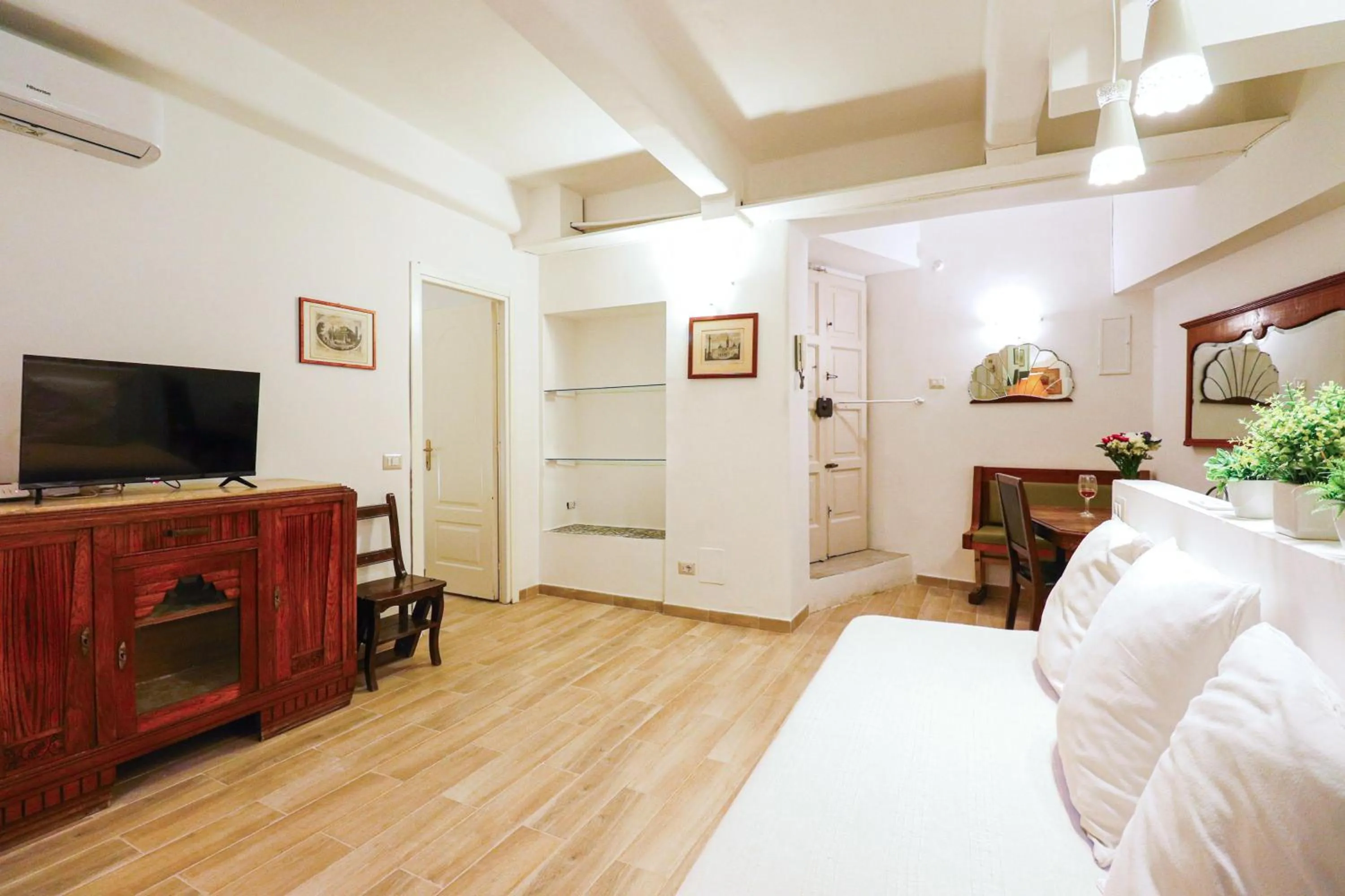 Seating area, Bed in Locanderia Roma