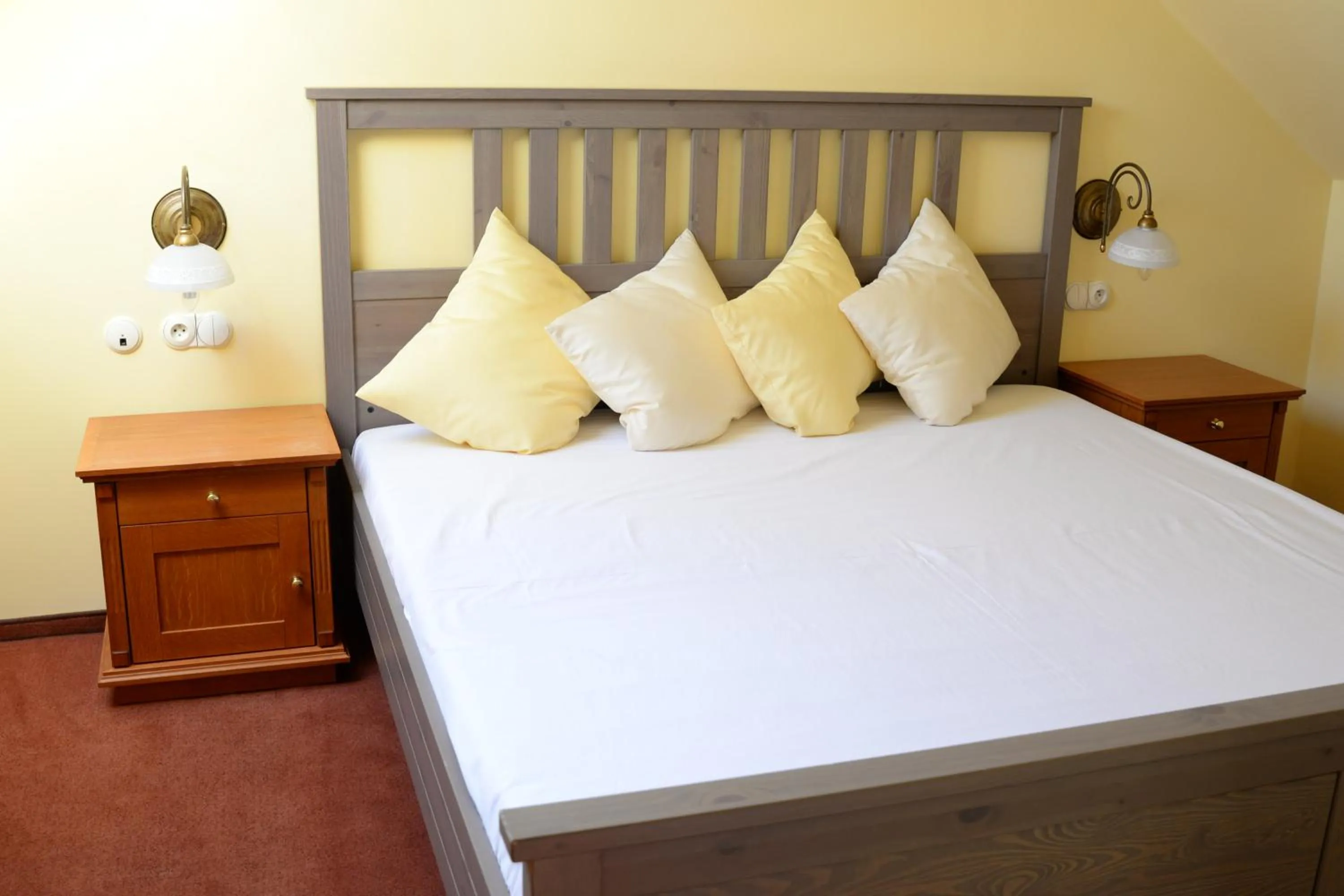 Bed in ROMANTIK HOTEL ELEONORA