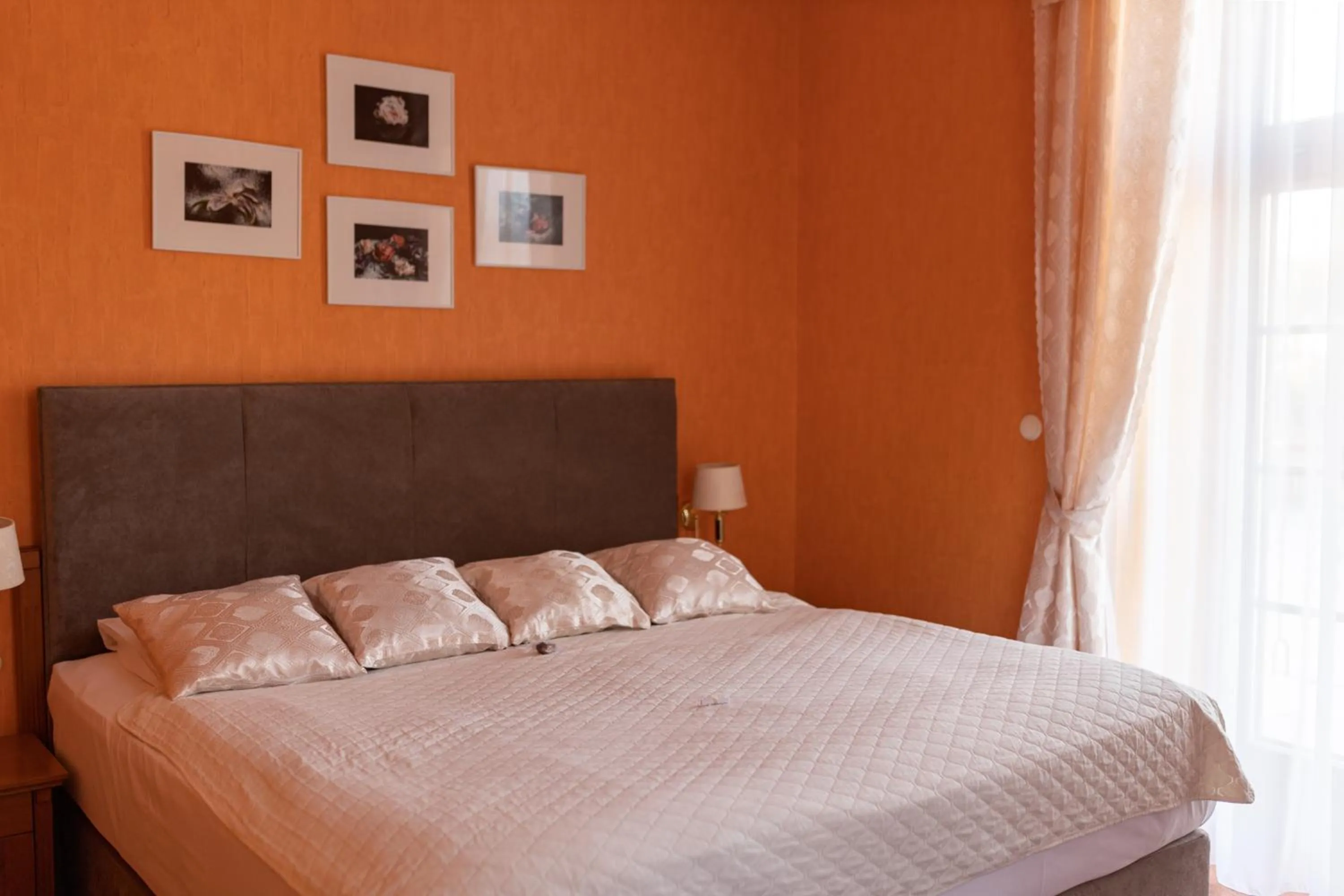 Bedroom, Bed in ROMANTIK HOTEL ELEONORA