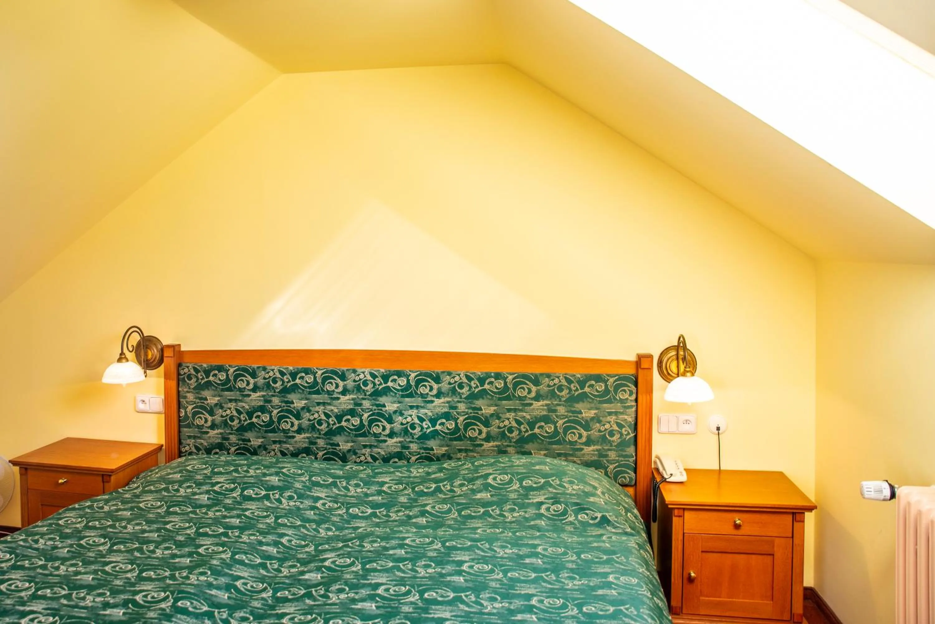 Bed in ROMANTIK HOTEL ELEONORA