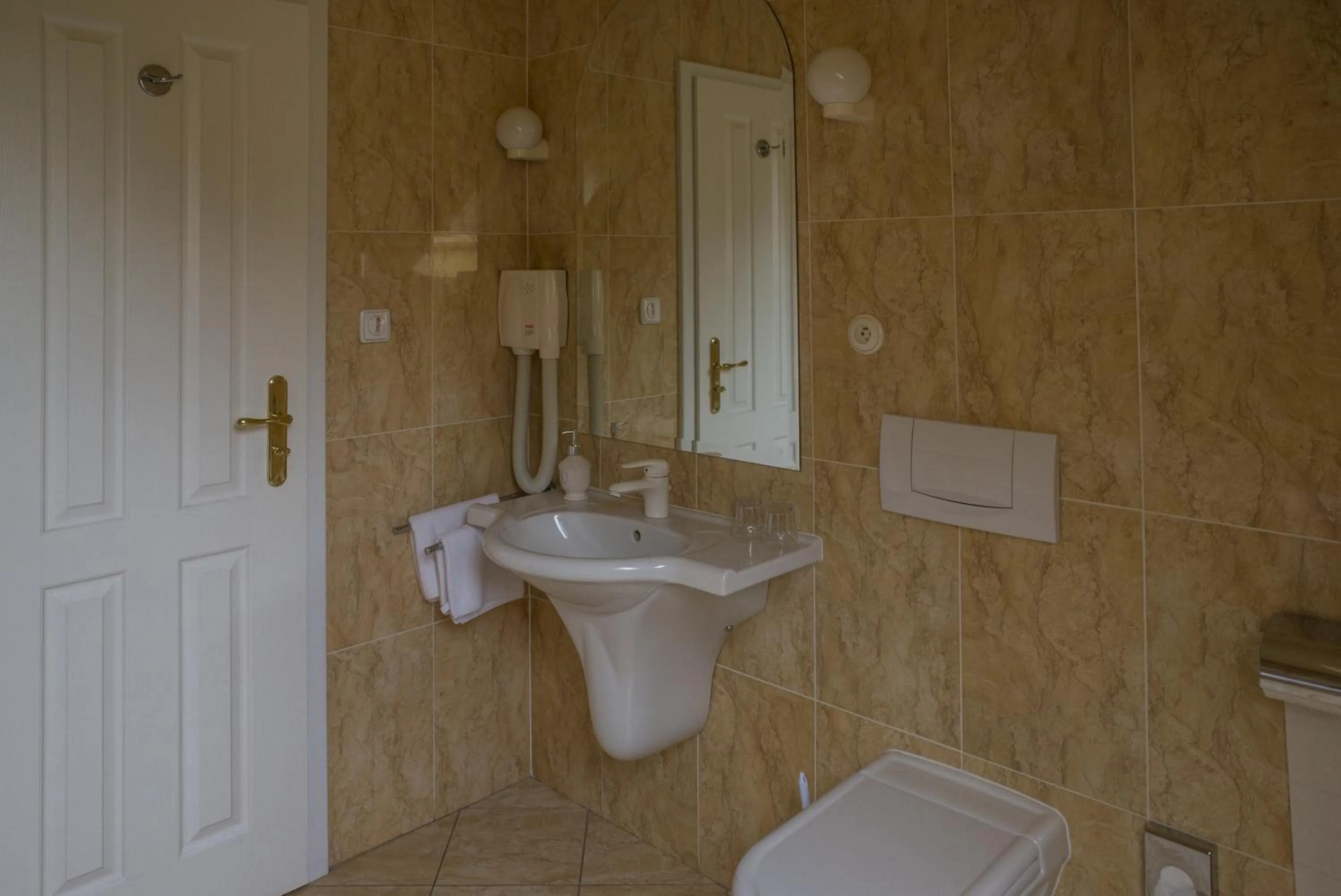 Bathroom in ROMANTIK HOTEL ELEONORA