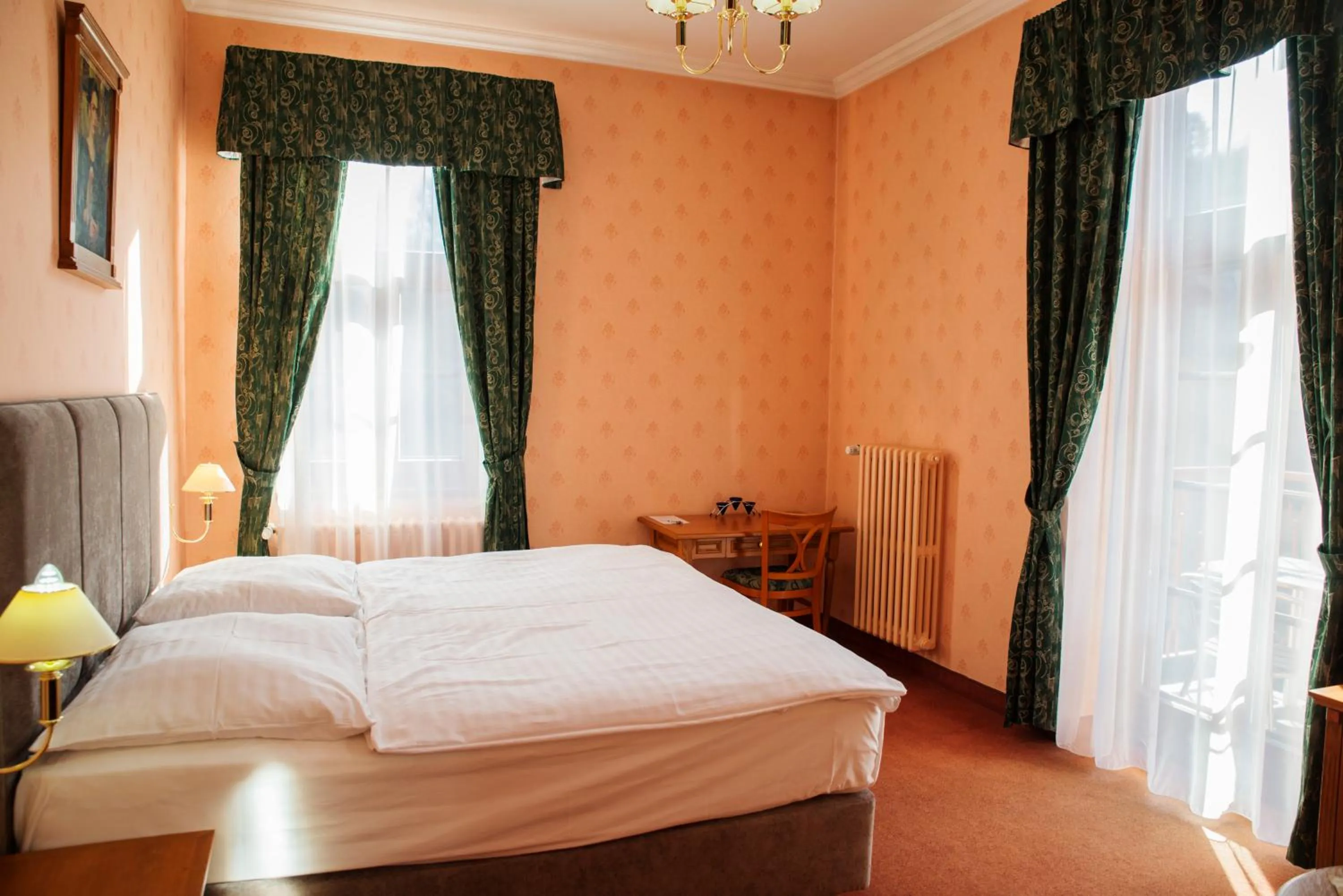 Bedroom, Bed in ROMANTIK HOTEL ELEONORA