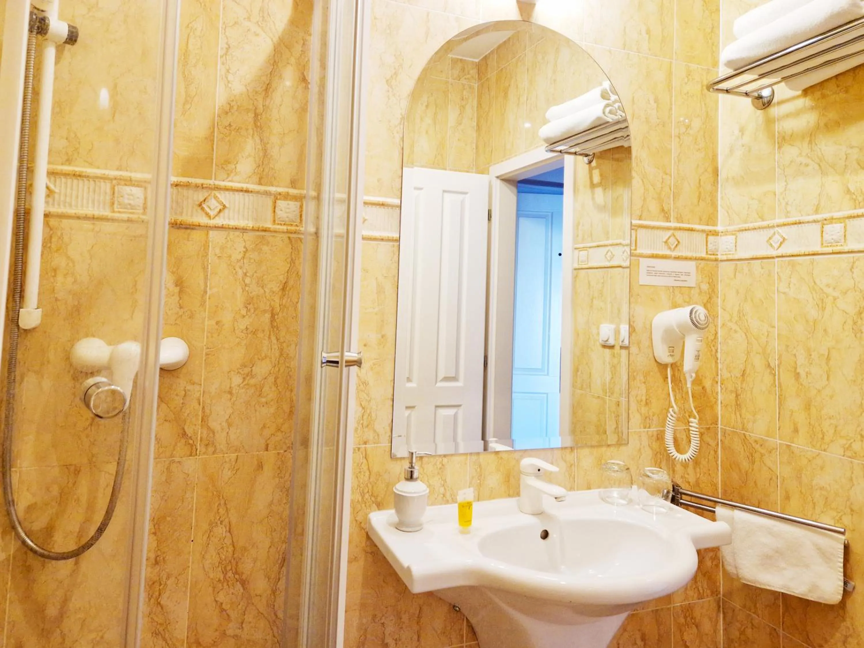 Bathroom in ROMANTIK HOTEL ELEONORA