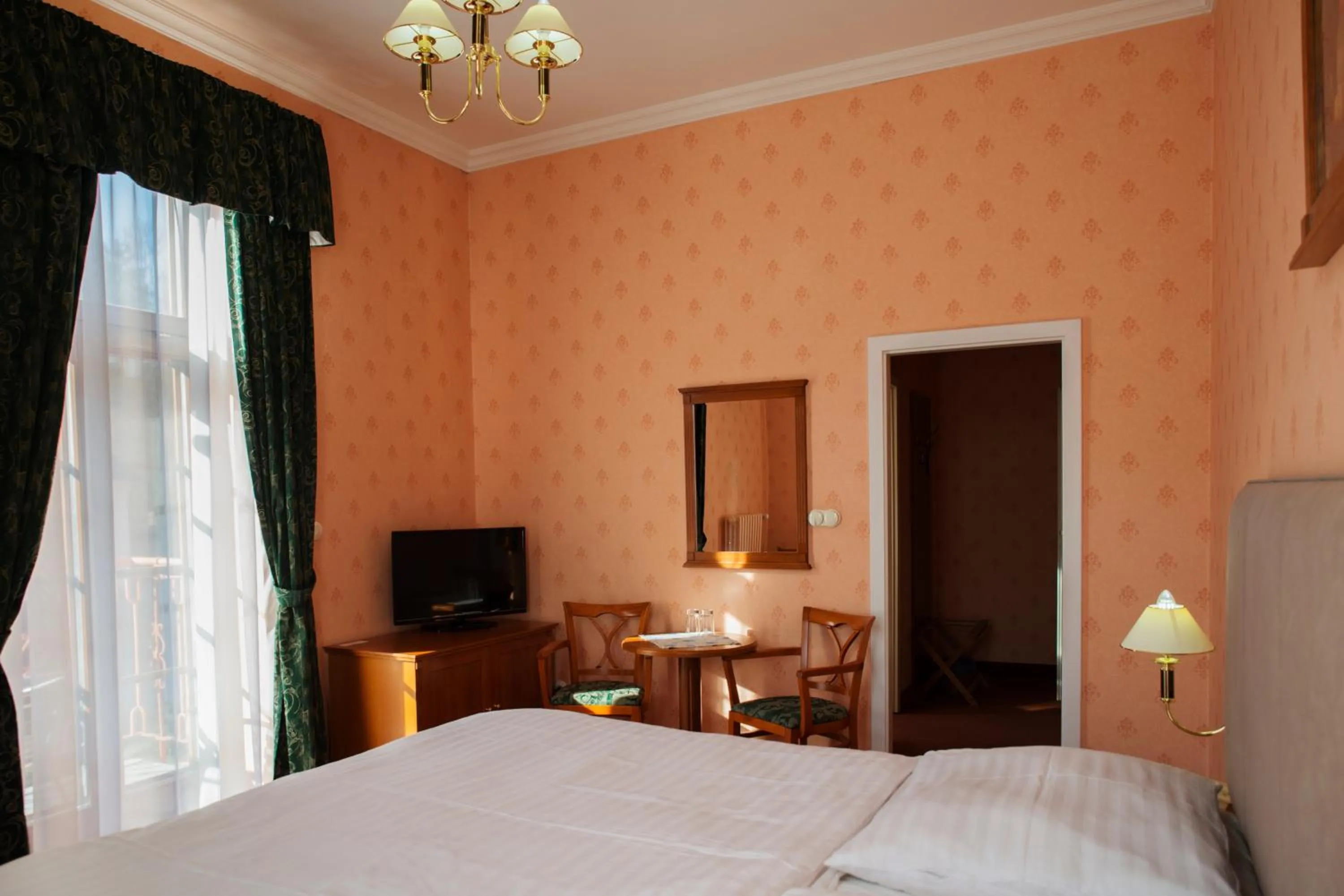 Bedroom, Bed in ROMANTIK HOTEL ELEONORA