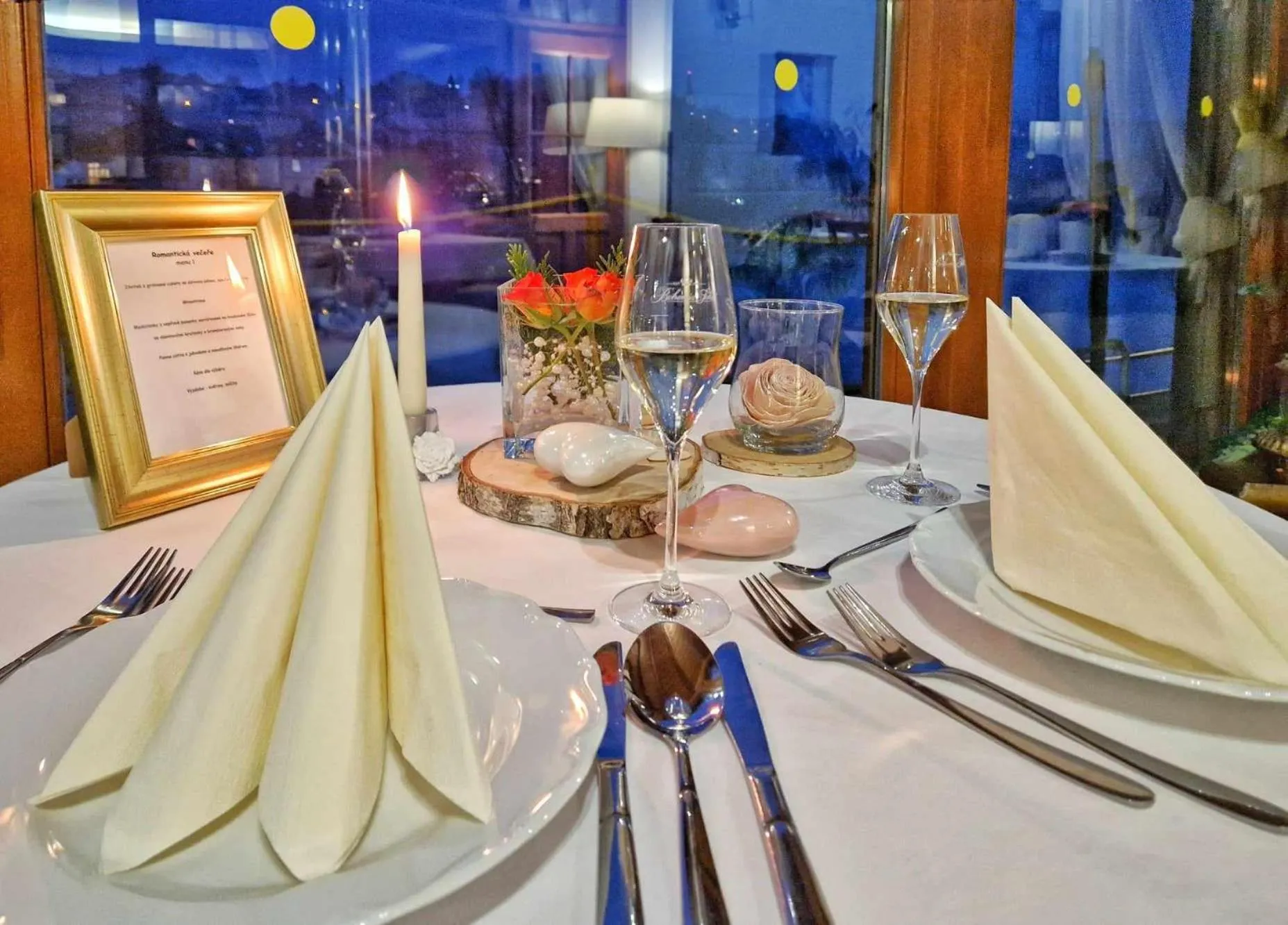 Restaurant/places to eat in ROMANTIK HOTEL ELEONORA