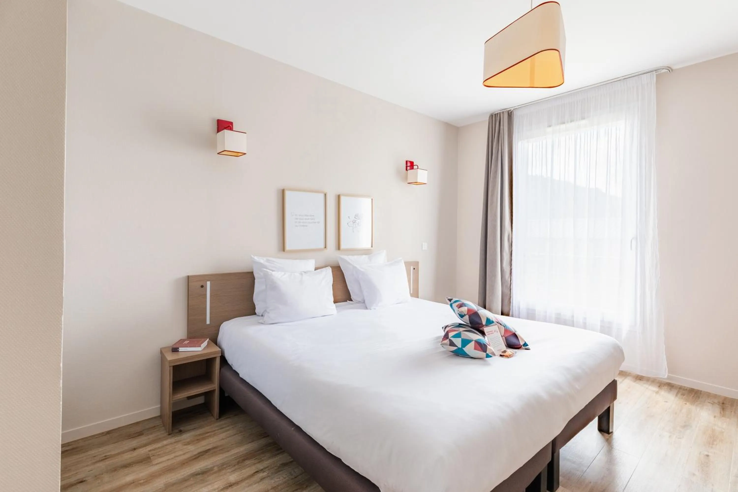 Bed in Appart'City Confort Cherbourg