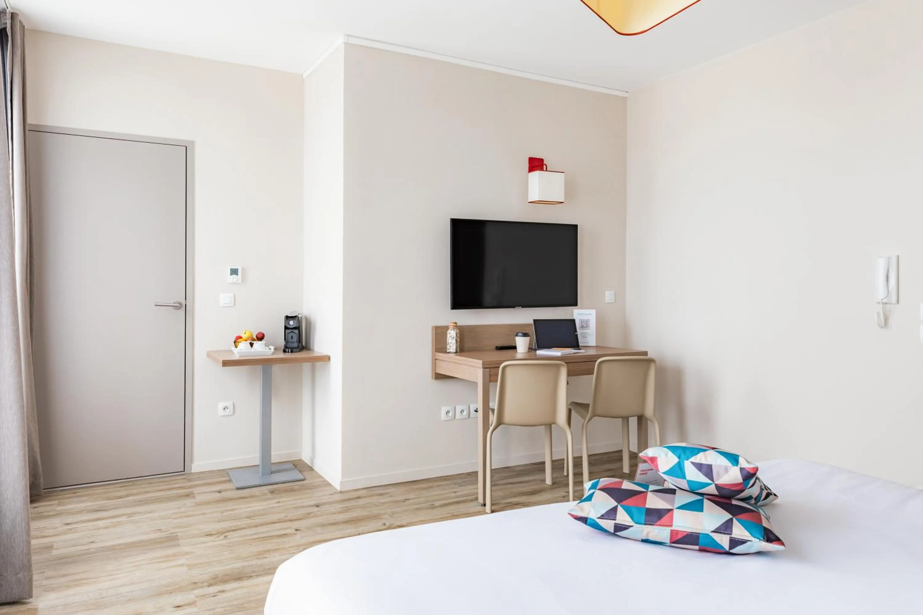 Bed in Appart'City Confort Cherbourg