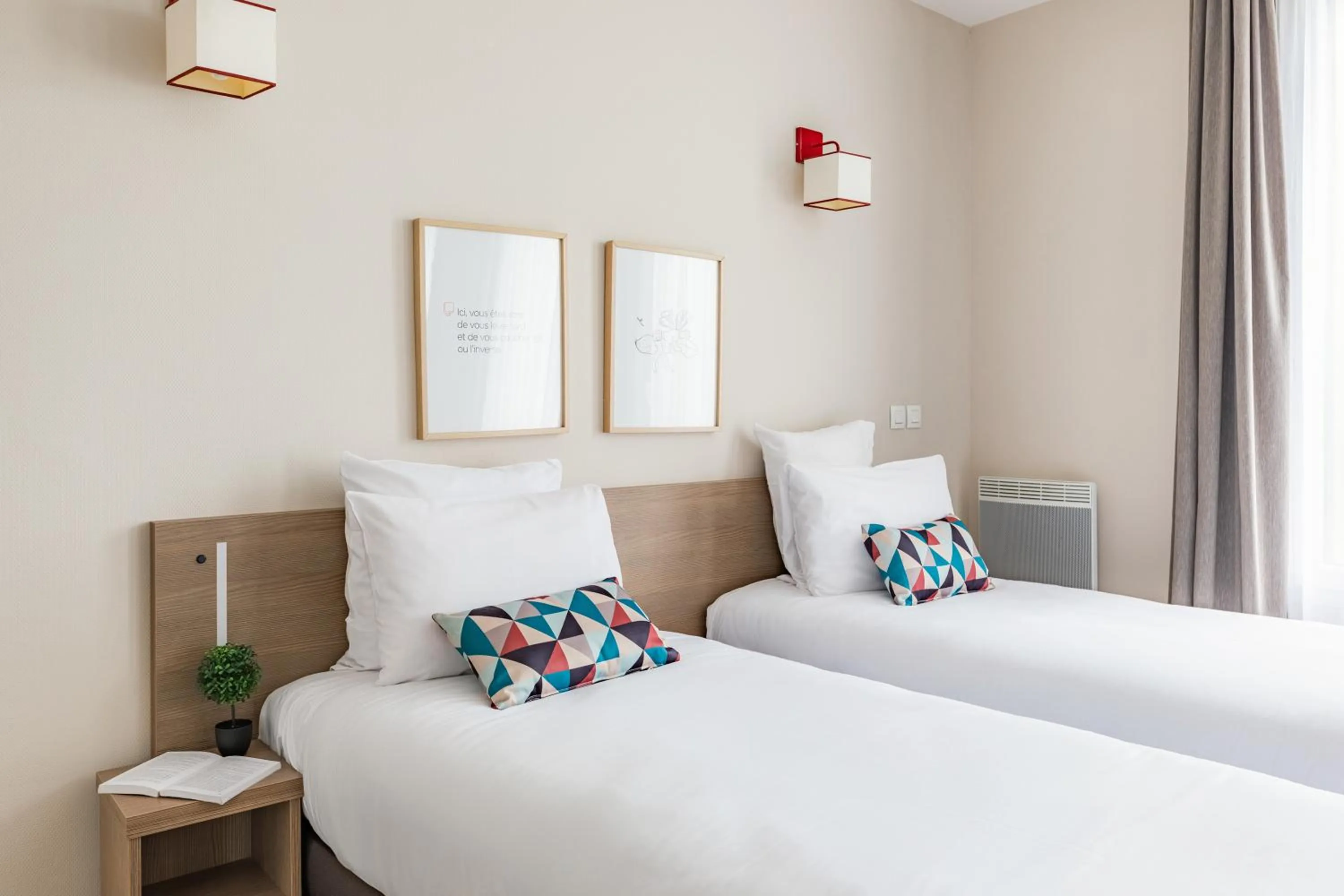 Bed in Appart'City Confort Cherbourg