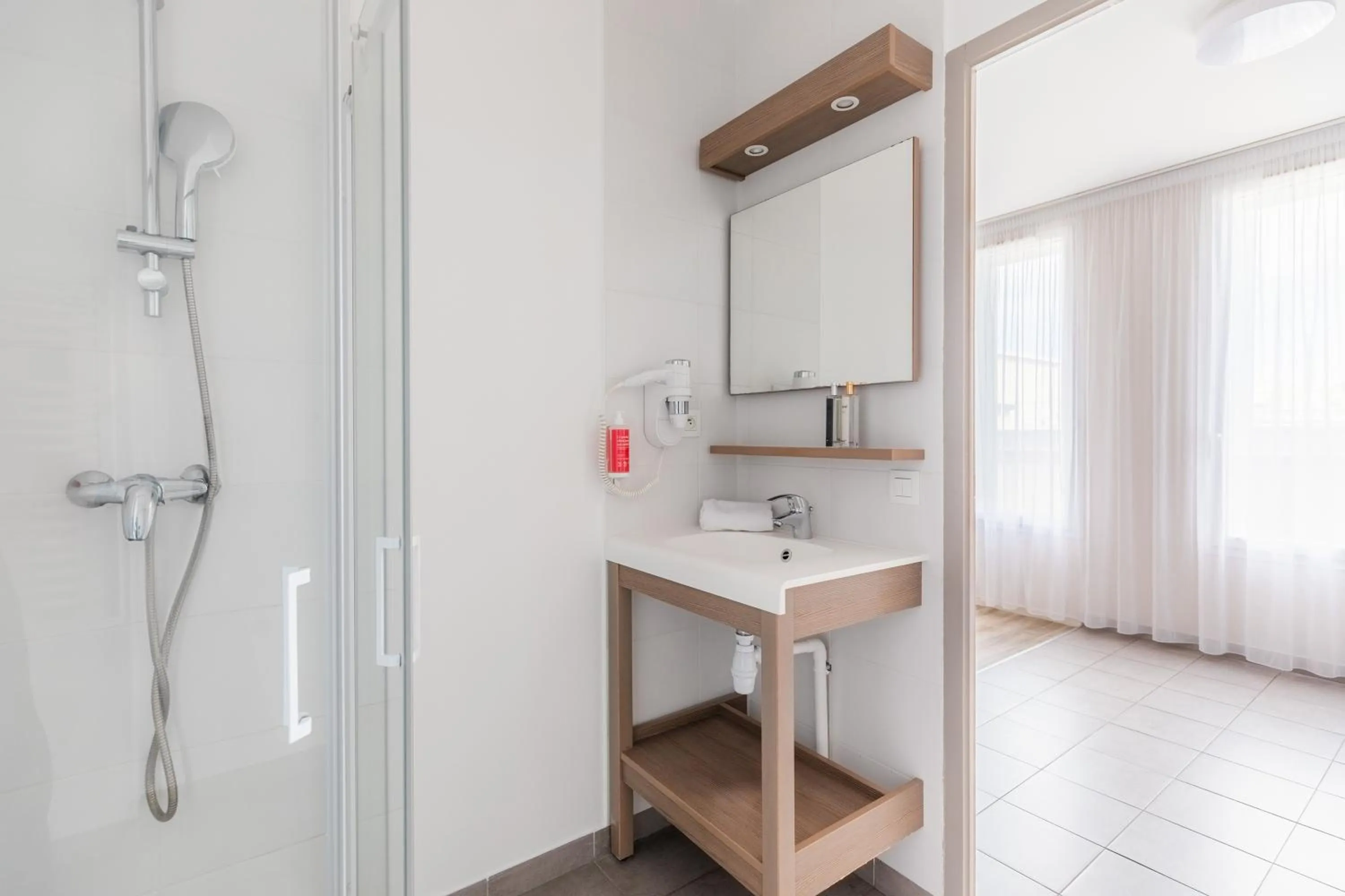 Shower in Appart'City Confort Cherbourg