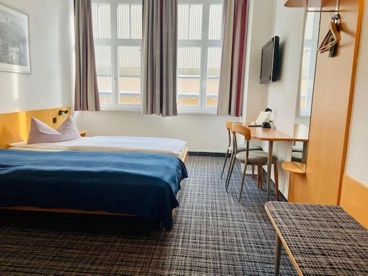 Staff, Bed in City Hotel