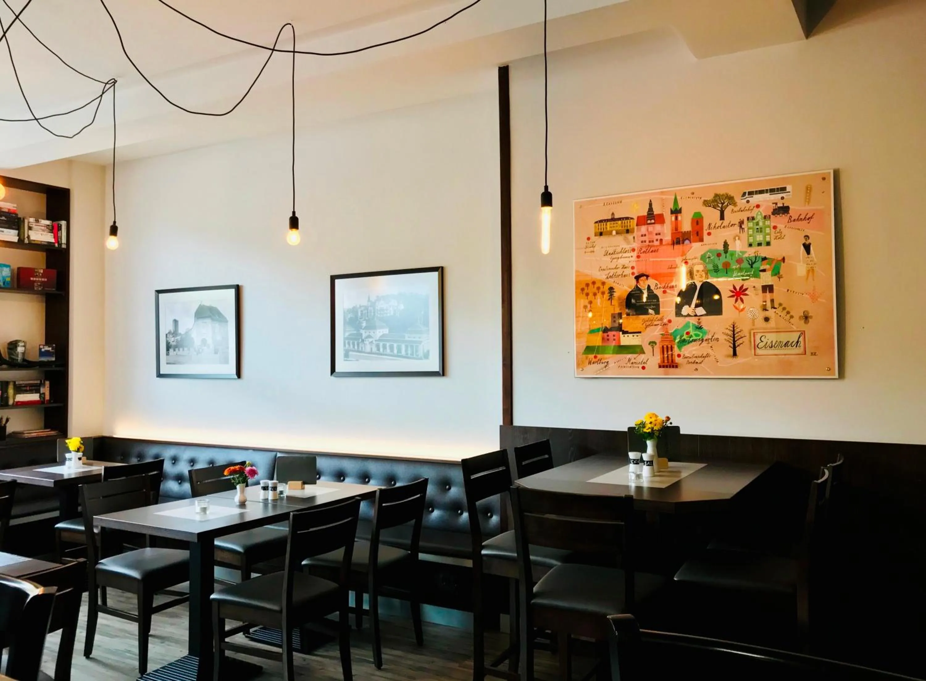 Lounge or bar in City Hotel