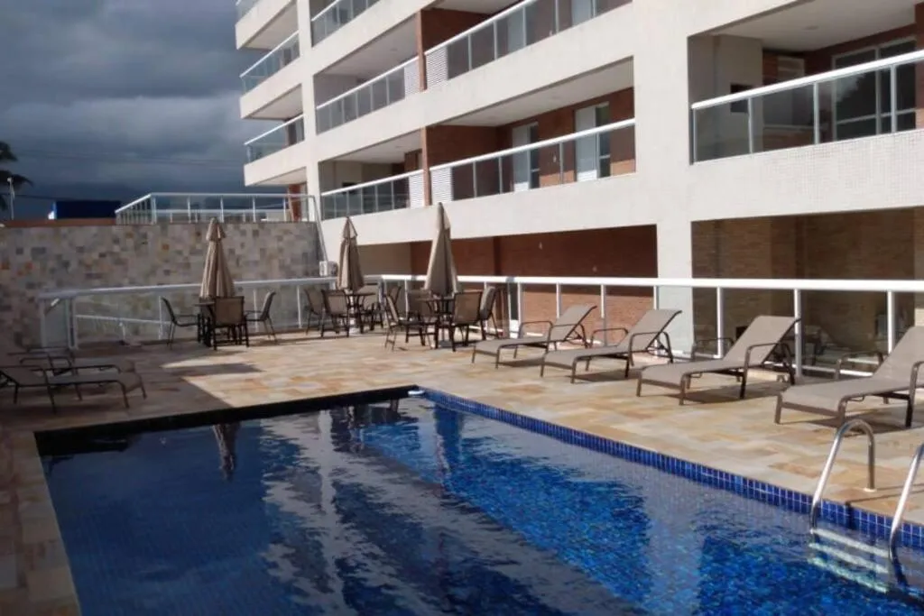 Apto. com varanda gourmet e piscina aquecida