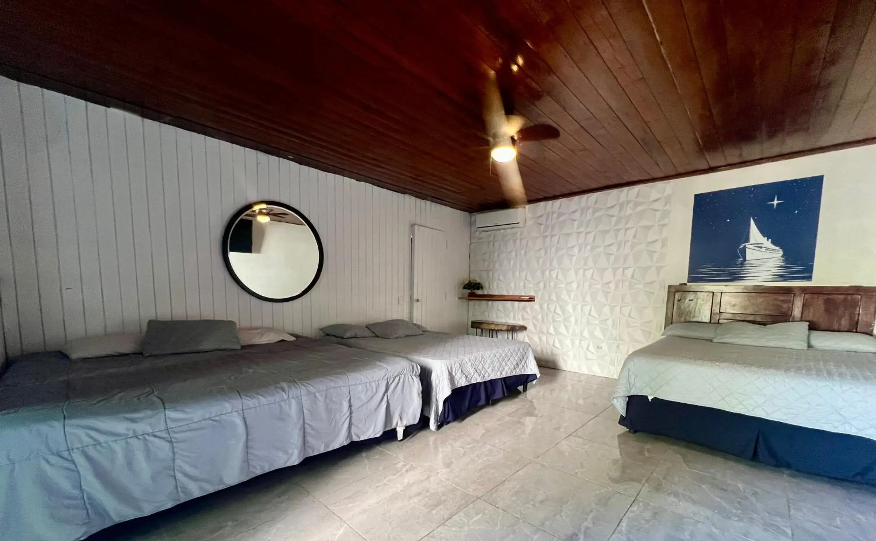 Deluxe Family Suite in VILLA NAPOLI Deluxe Family Suite in VILLA NAPOLI