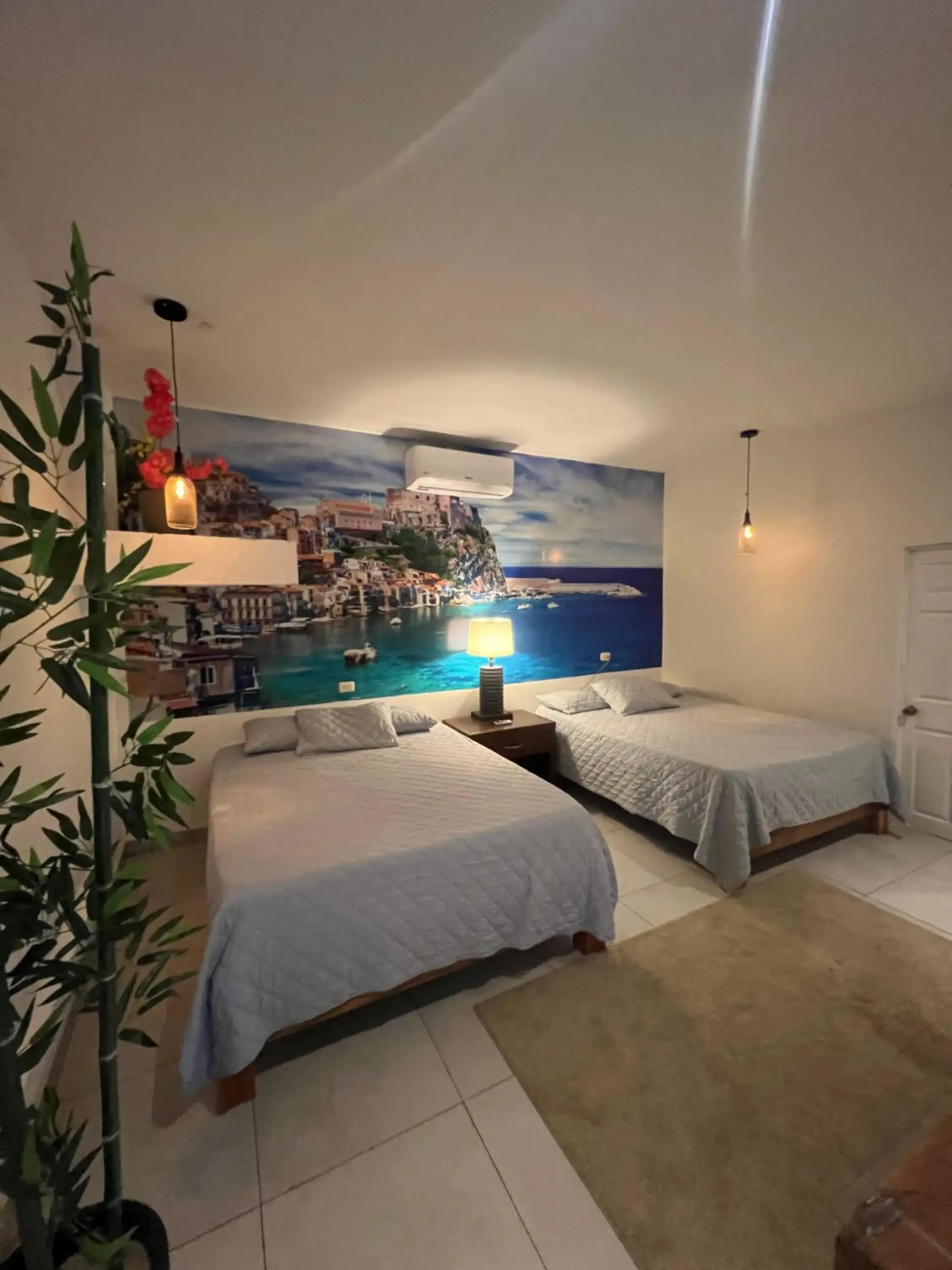 Deluxe Twin Room - single occupancy in VILLA NAPOLI Deluxe Twin Room - single occupancy in VILLA NAPOLI