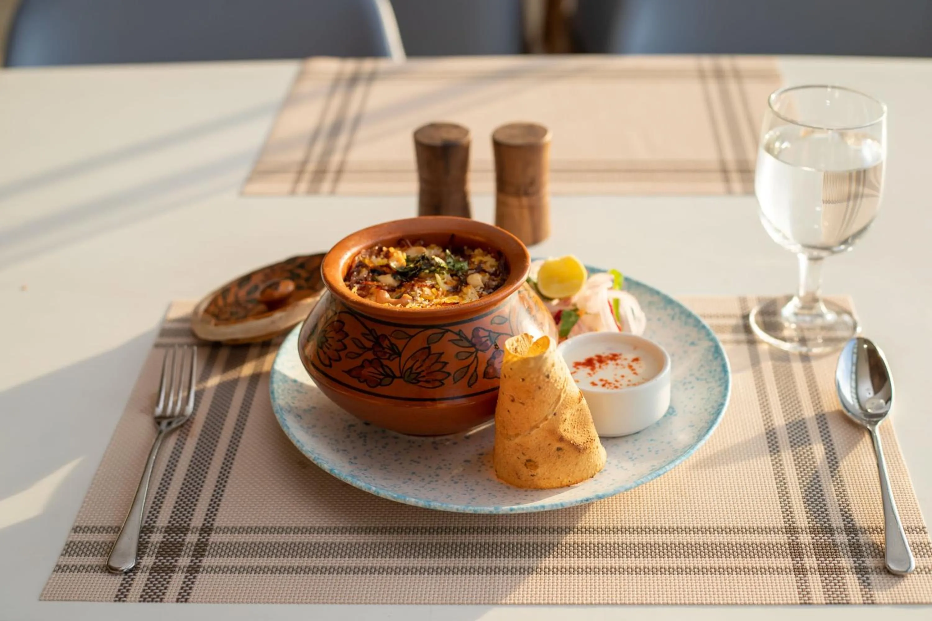 Restaurant/places to eat in Hotel Siraichuli