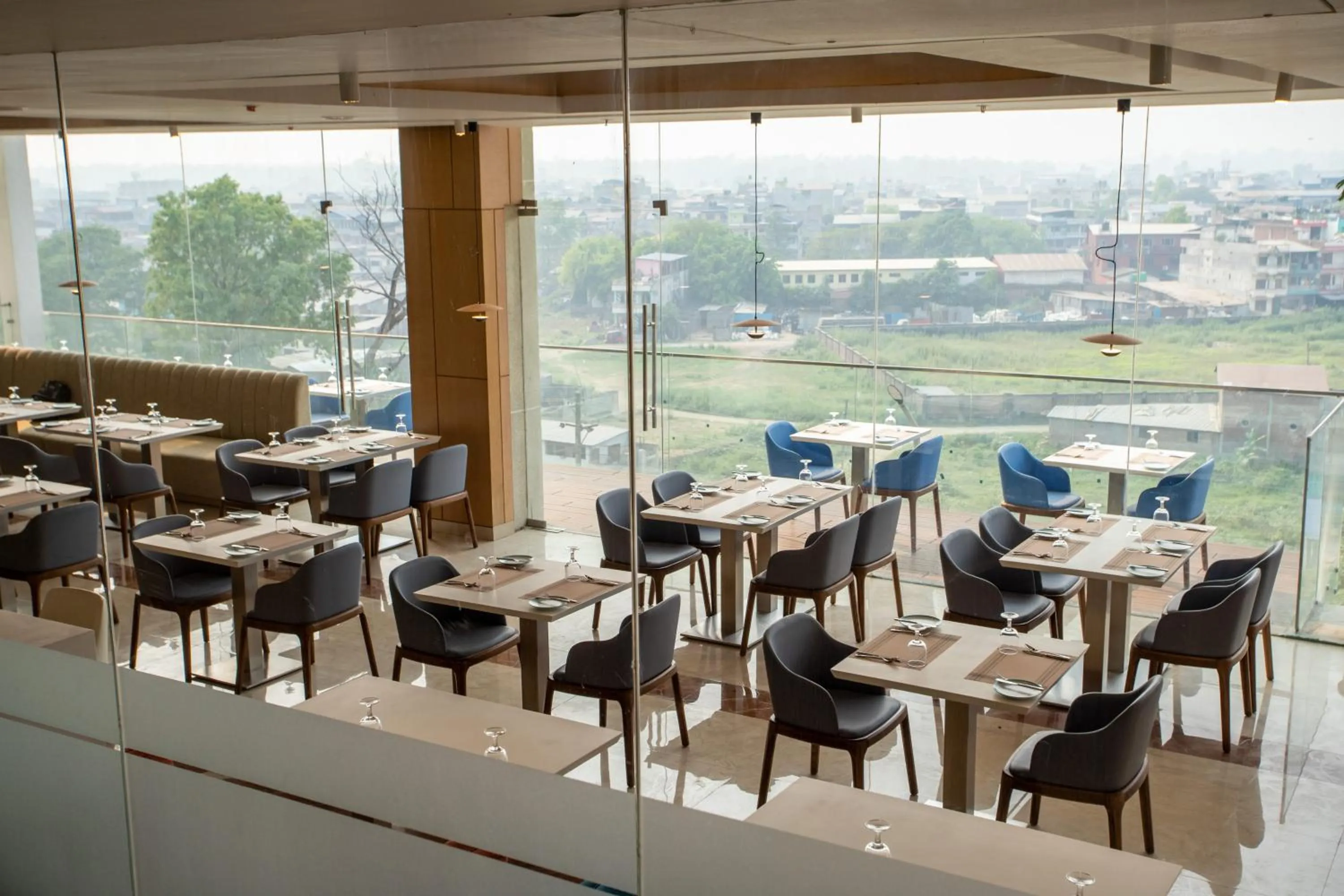 Restaurant/places to eat in Hotel Siraichuli