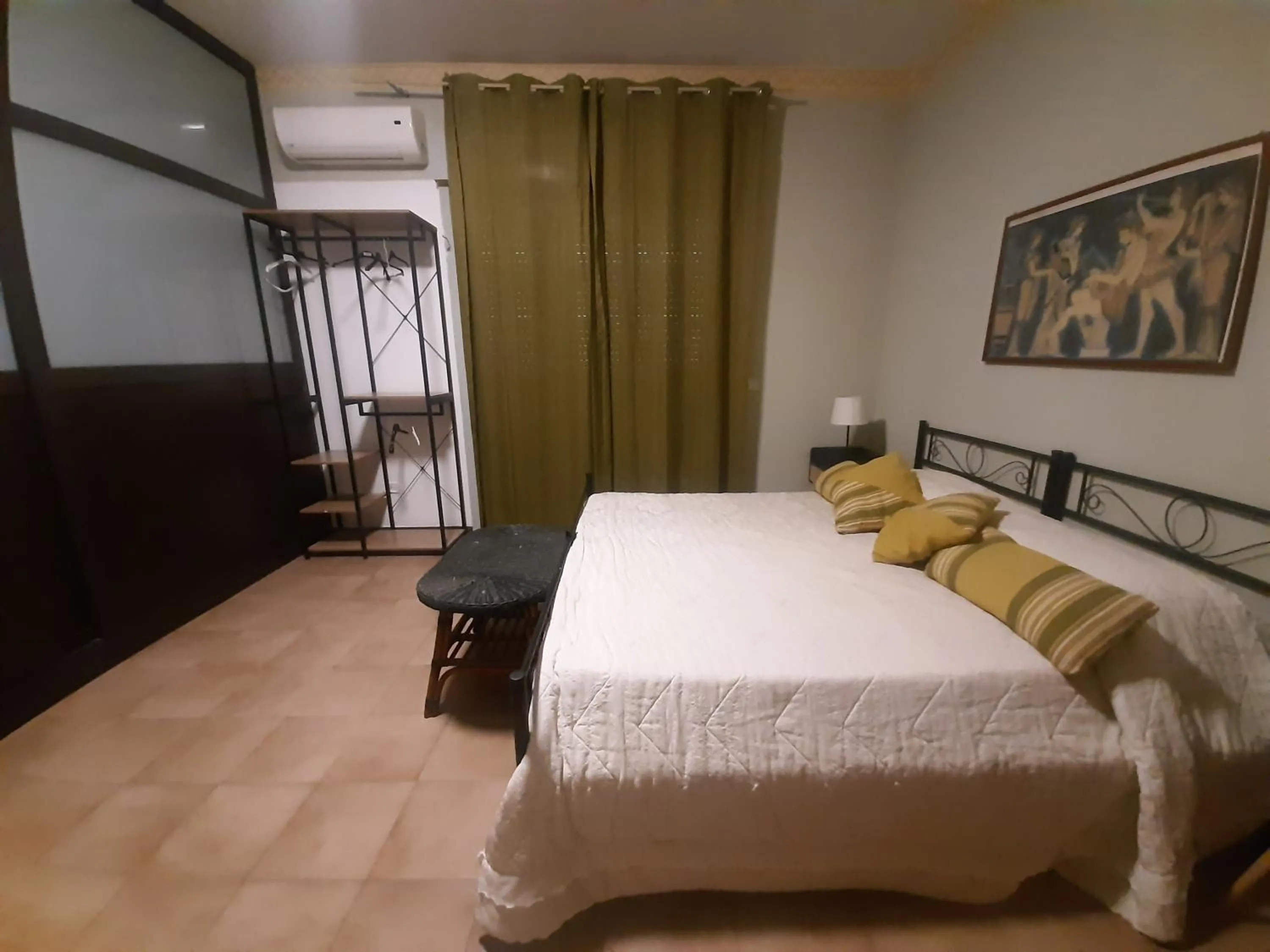 Photo of the whole room, Bed in San Nicolò House
