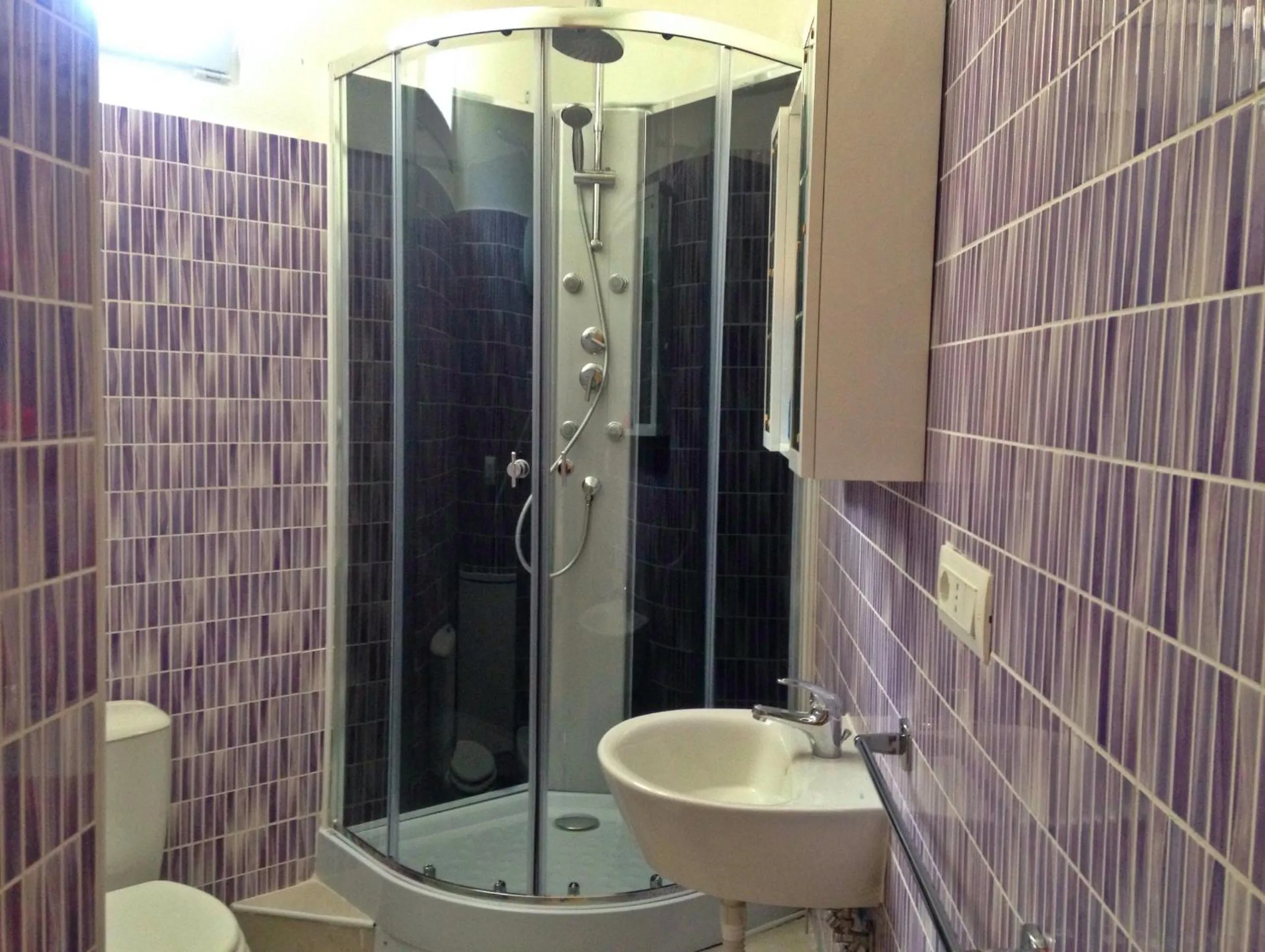 Shower in San Nicolò House