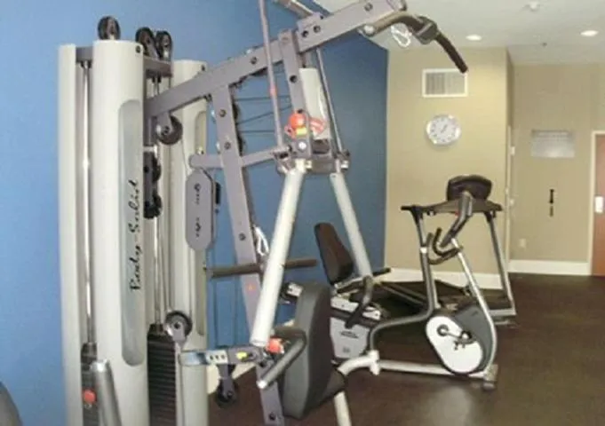 Fitness centre/facilities in Comfort Suites near Tanger Outlet Mall