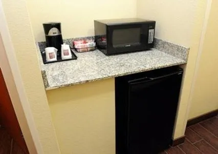 Coffee/tea facilities in Comfort Suites near Tanger Outlet Mall