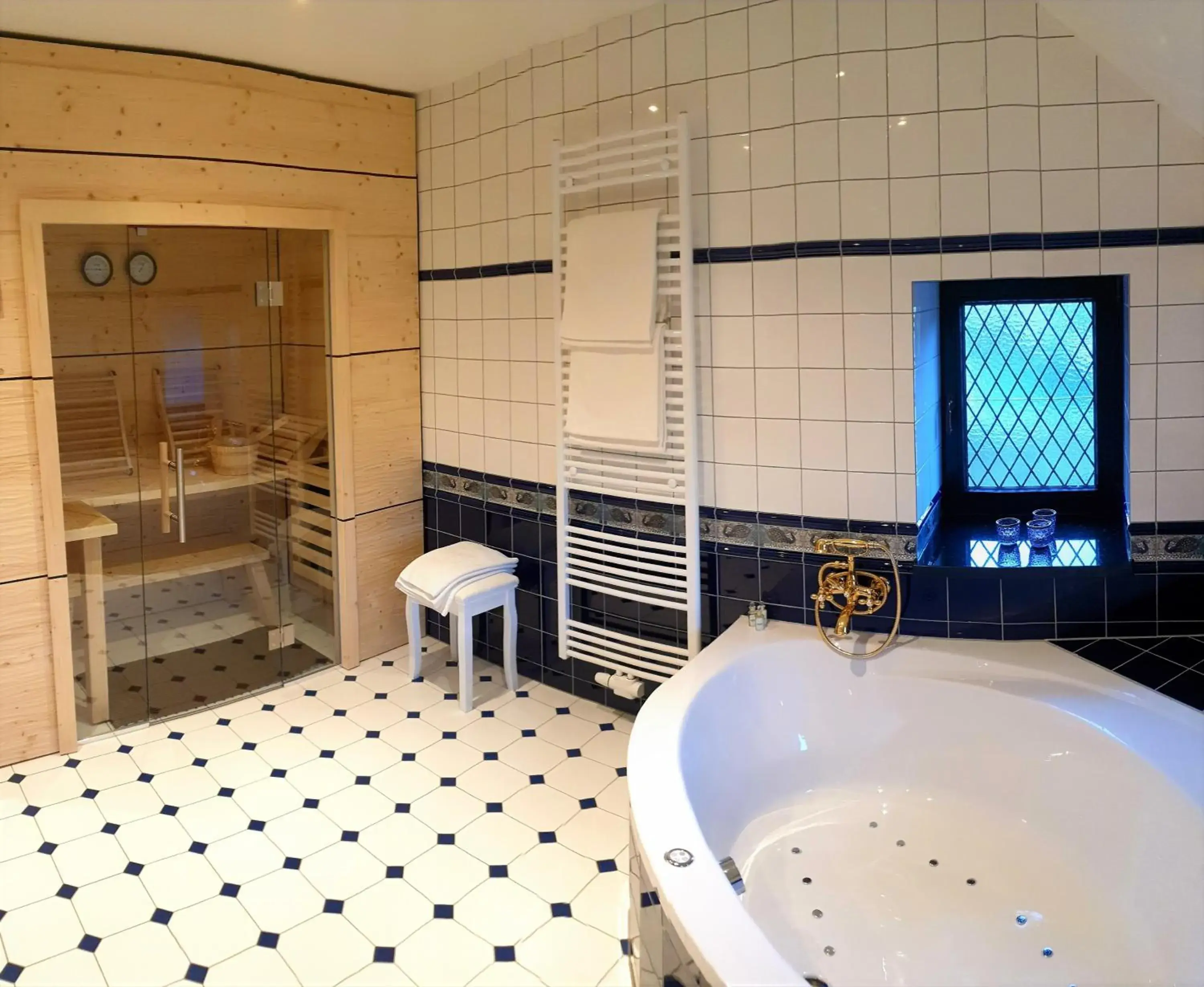 Suite with Sauna - Adults only in Burghotel auf Schönburg Suite with Sauna - Adults only in Burghotel auf Schönburg