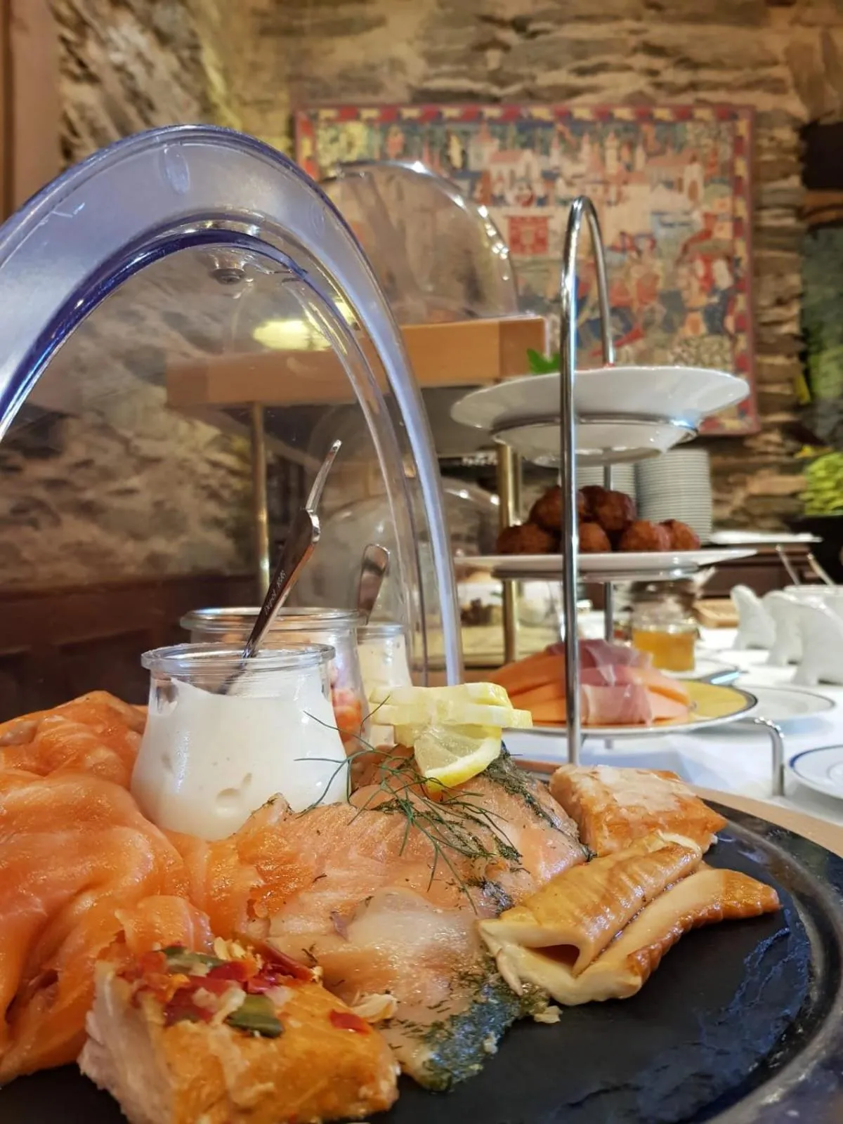 Breakfast in Burghotel auf Schönburg