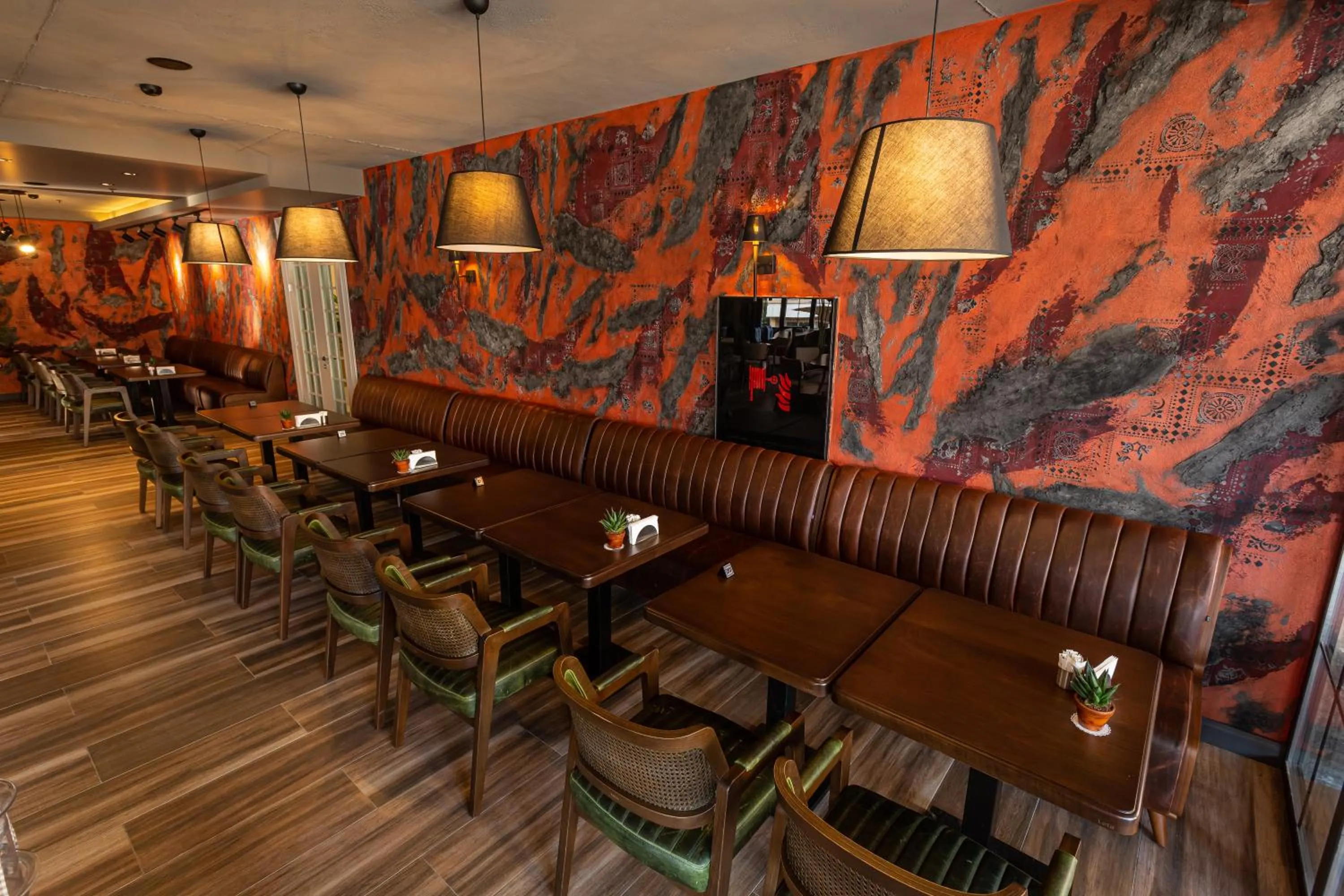 Restaurant/places to eat in Levor Hotel