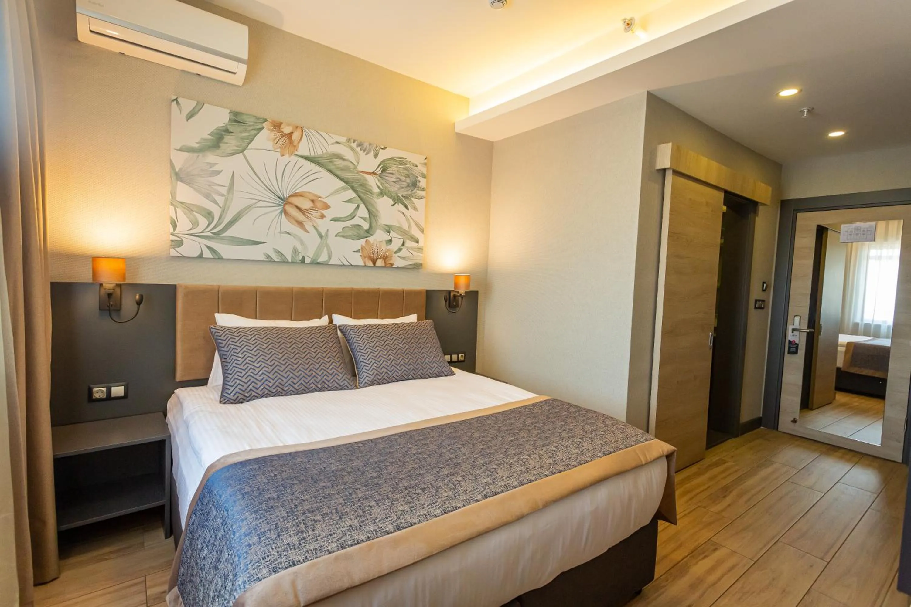 Photo of the whole room, Bed in Levor Hotel