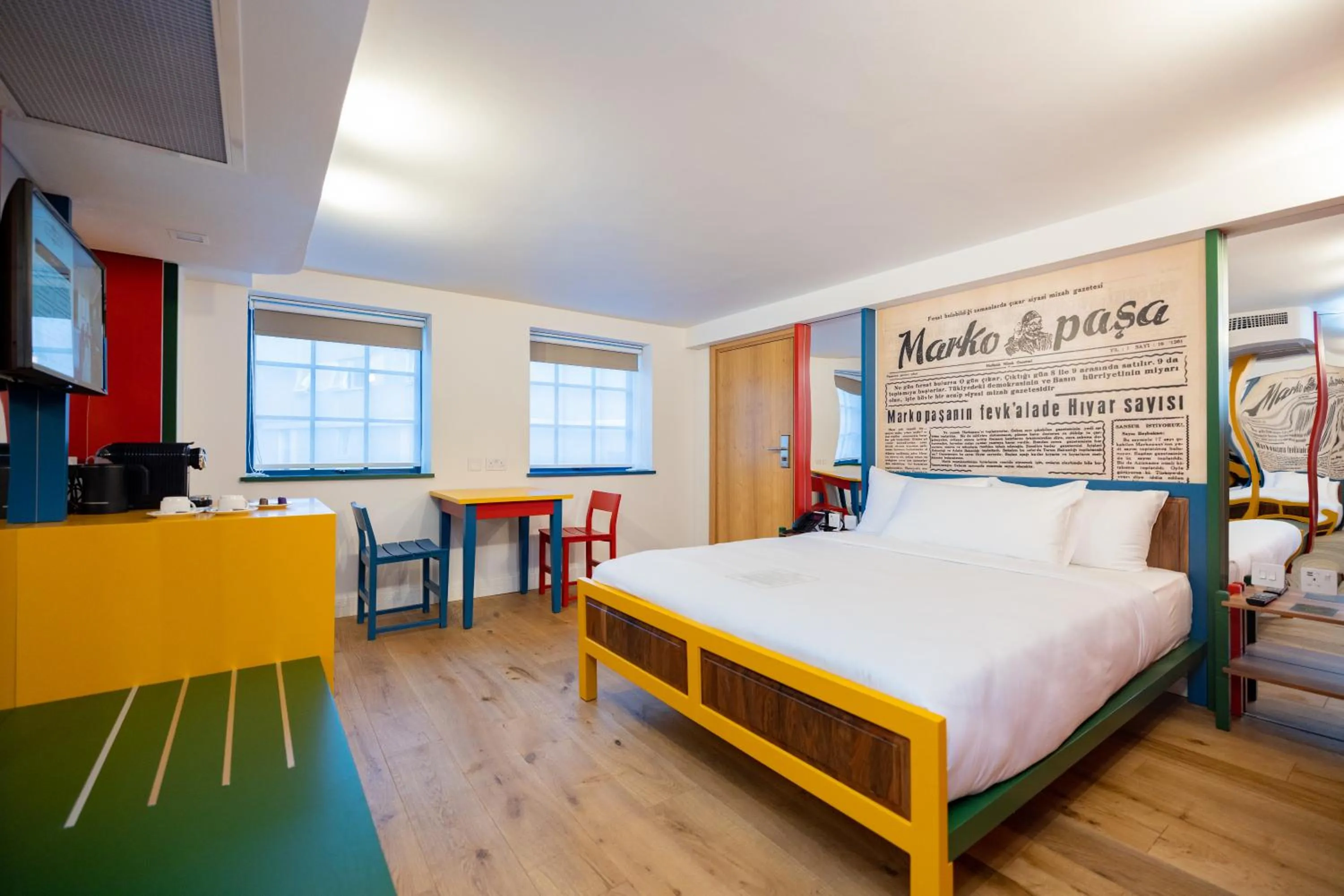 Bed in Limehouse Library Hotel