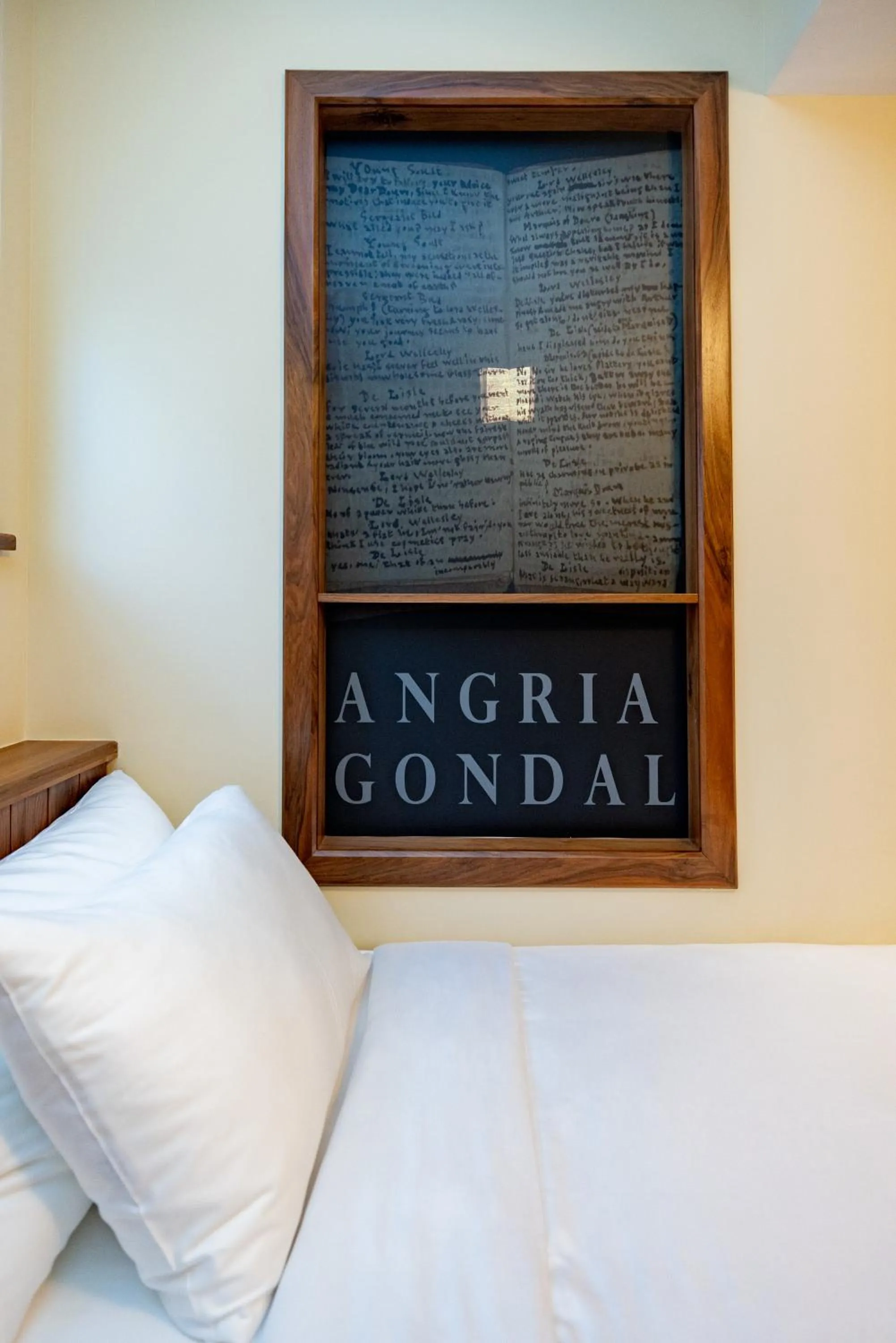 Bed in Limehouse Library Hotel