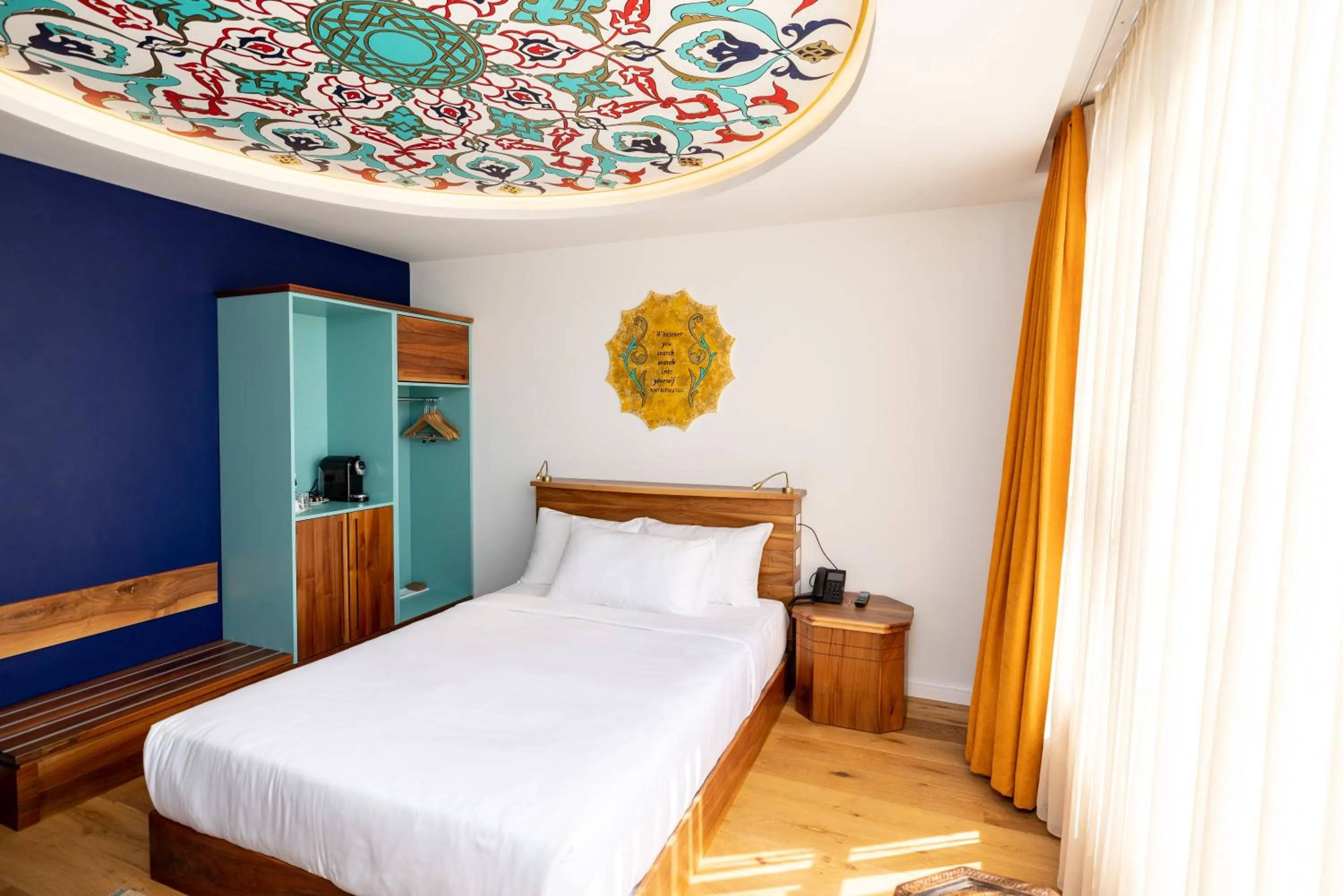 Bed in Limehouse Library Hotel