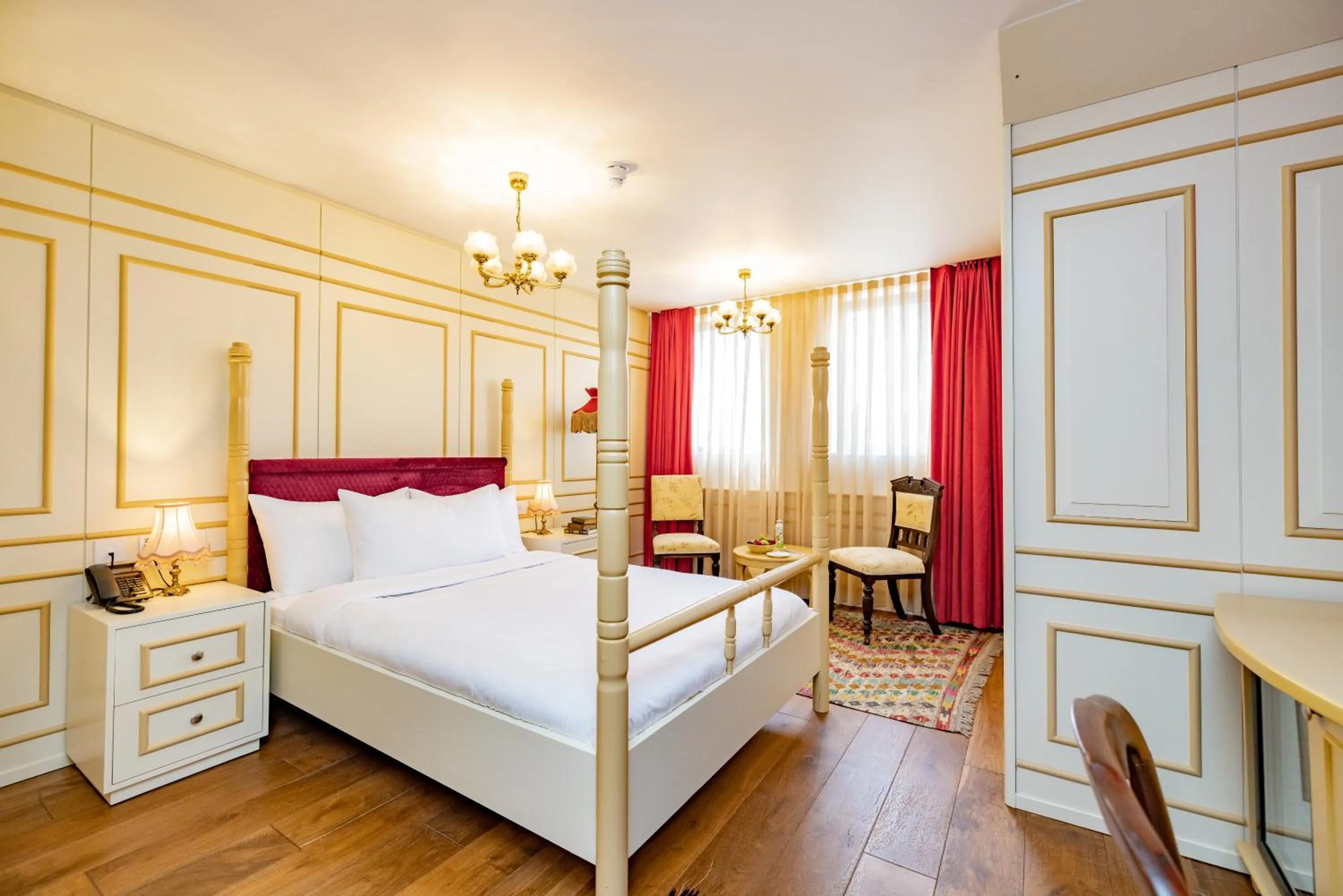 Bed in Limehouse Library Hotel