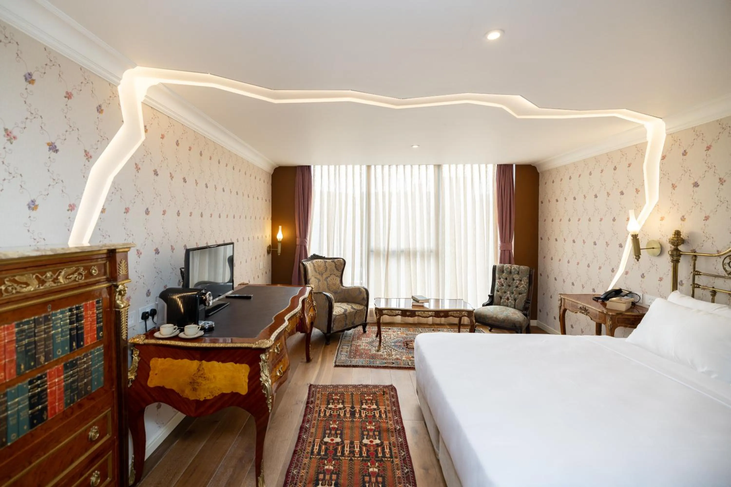 Bed in Limehouse Library Hotel