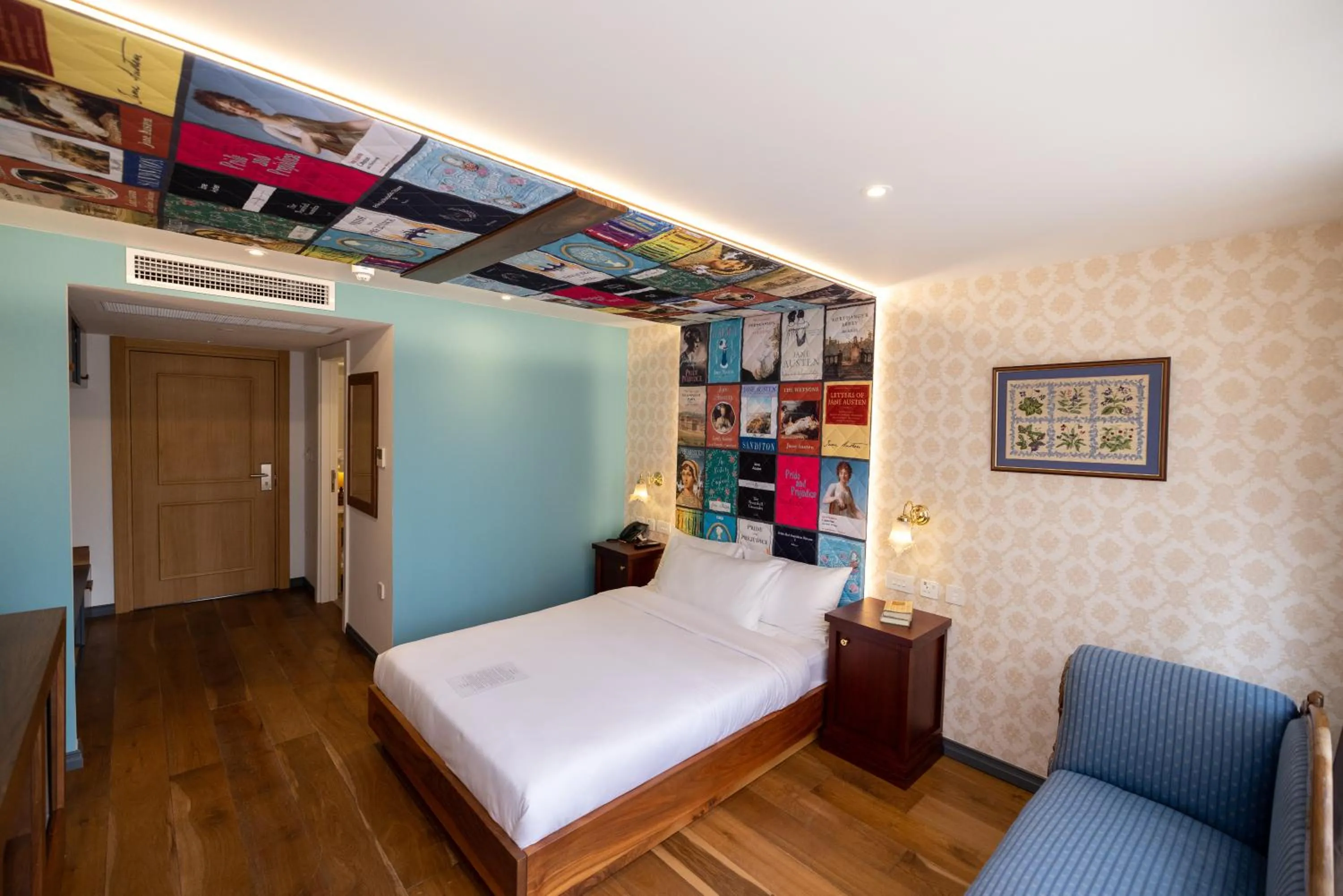 Bed in Limehouse Library Hotel