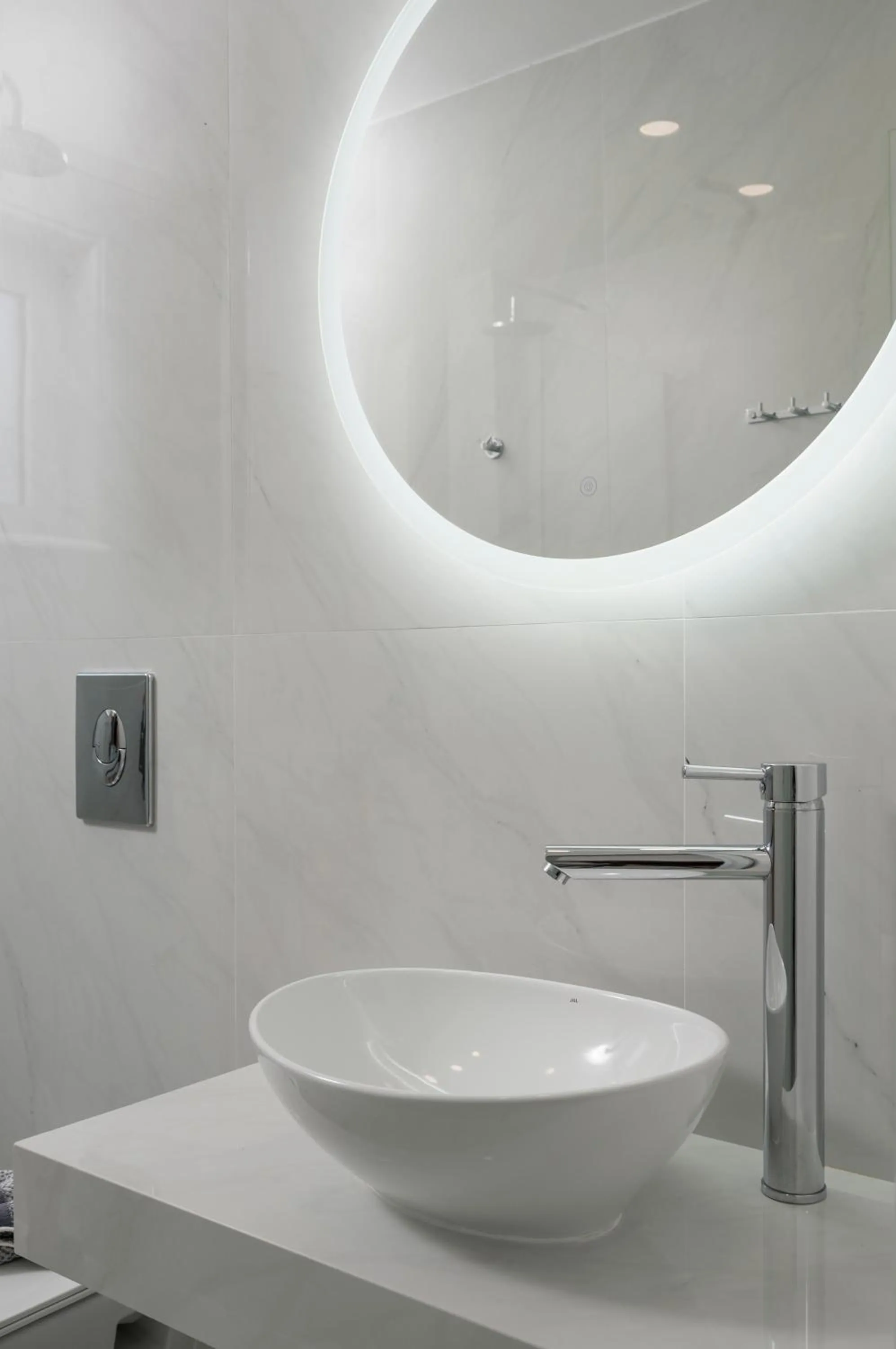 Shower in Kristall Suites