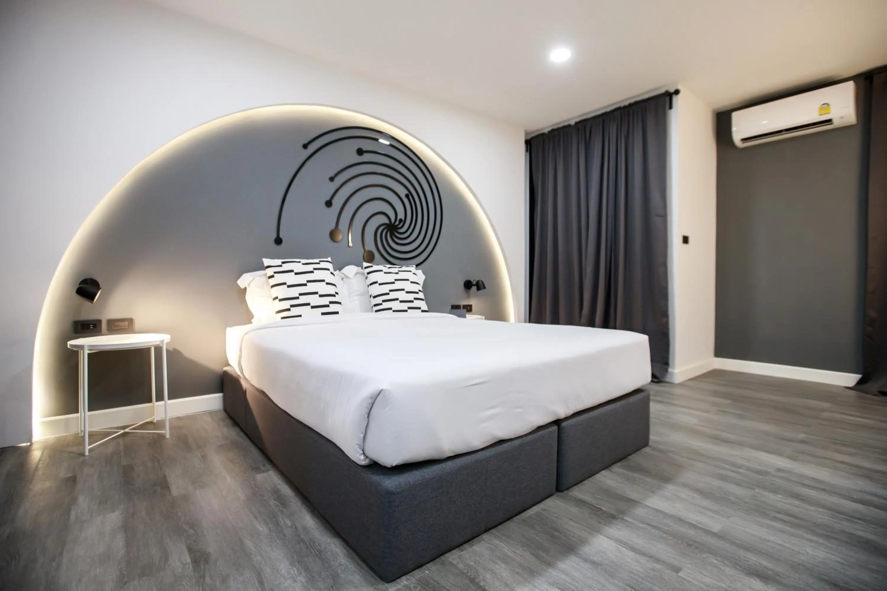 Bed in SR Grand Hotel Chiangmai