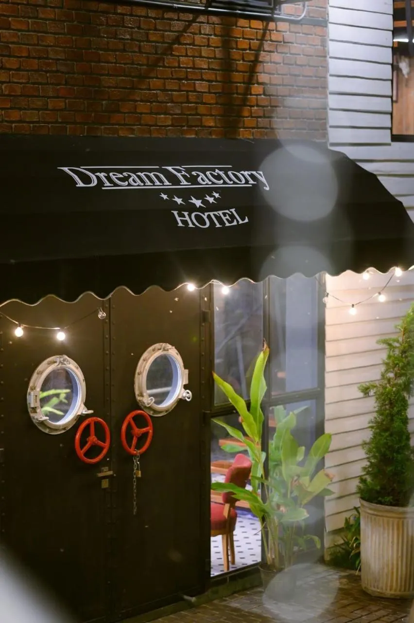 Dream Factory Hotel