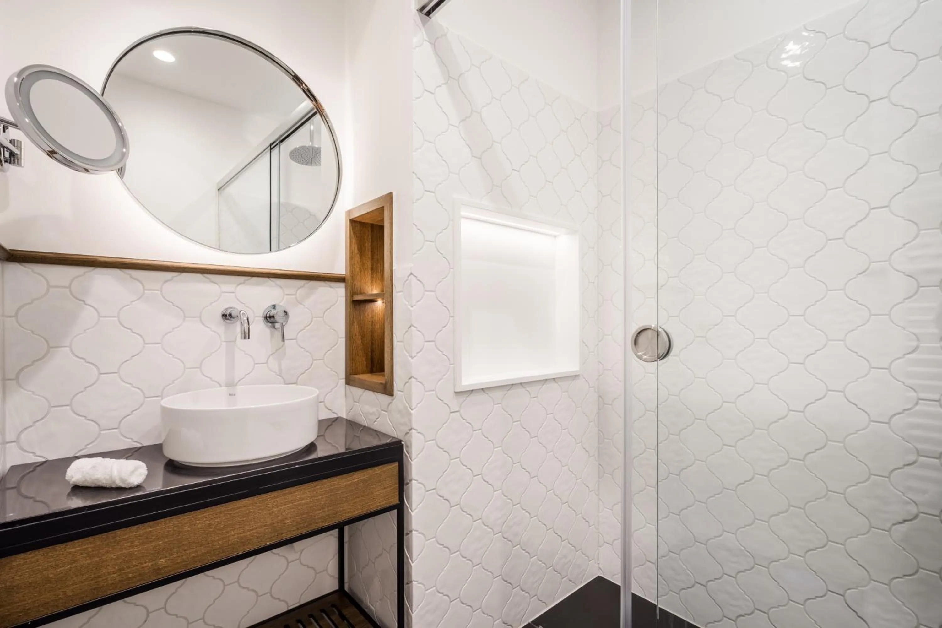 Bathroom in Budapest Eye- Boutique Suites, by BQA